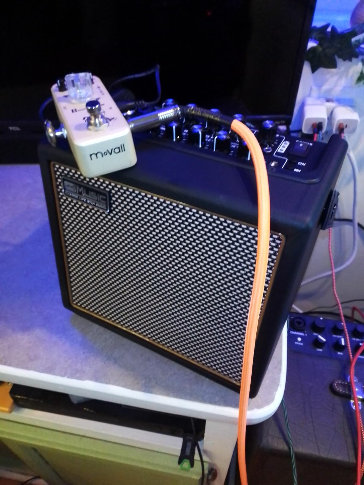 Acoustic Guitar Amplifier, 30 Watt Bluetooth Speaker Rechargeable Portable Acoustic Guitar Amp with Reverb Chorus Effect,3 Inputs, Black customer photo 1