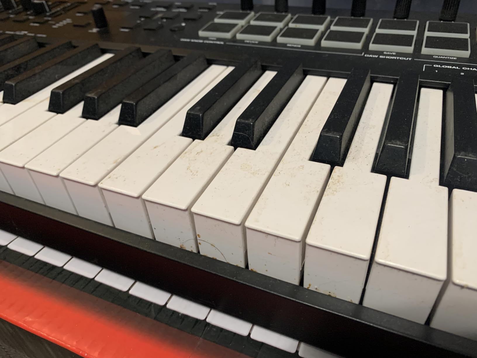 M-AUDIO Oxygen Pro 49 USB MIDI Keyboard Controller | 49 Velocity-Sensitive Keys, 16 Beat Pads, 8 Knobs, 9 Faders, and Bundled DAW Recording Software, for Music Production customer photo 2