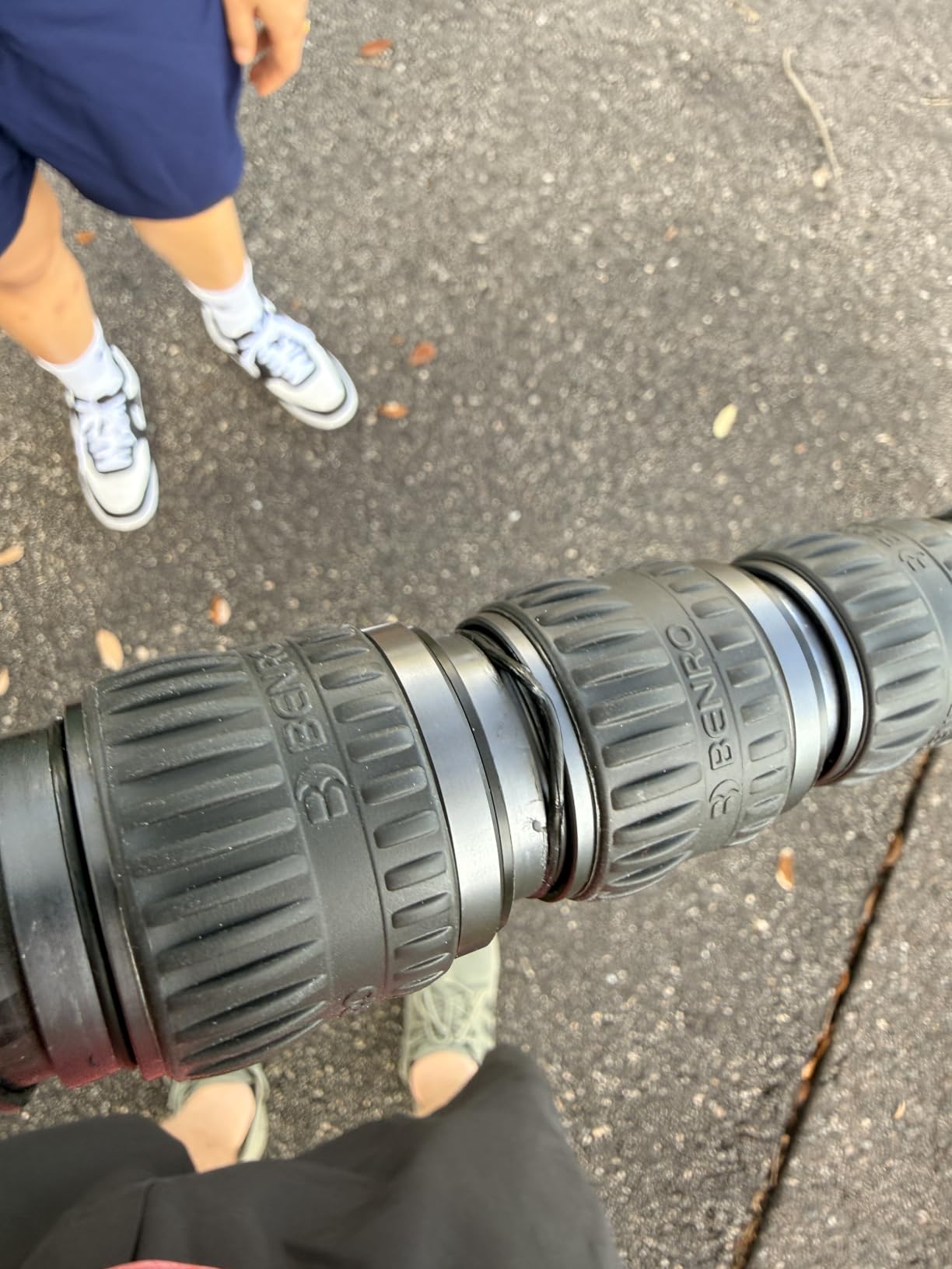 Benro Carbon Fiber Monopod - 6-Section Lightweight Travel Monopod with Twist Locks (MSD46C) customer photo 2