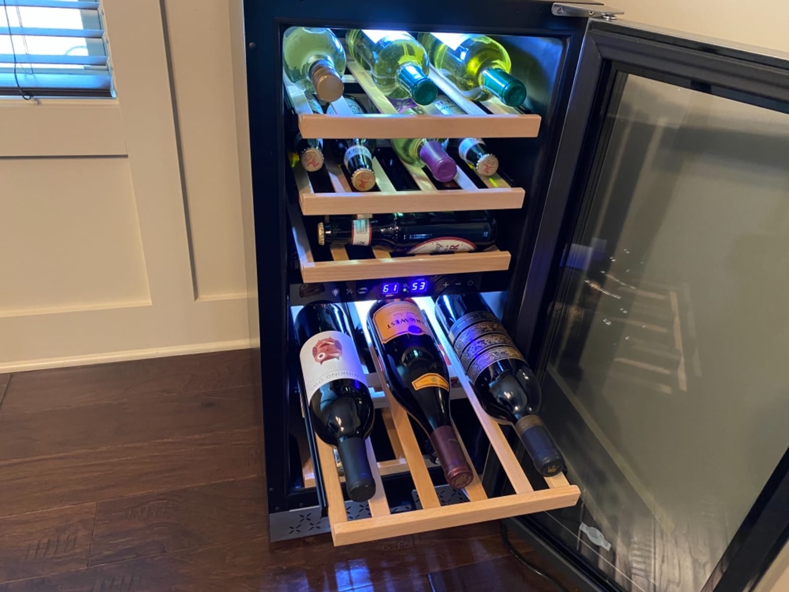 Tylza Mini Fridge 15 Inch Wine Cooler Under Counter, 30 Bottles Dual Zone Wine Fridge with Safety Lock, Wine Refrigerator Freestanding, Built-in Wine Cellars customer photo 1