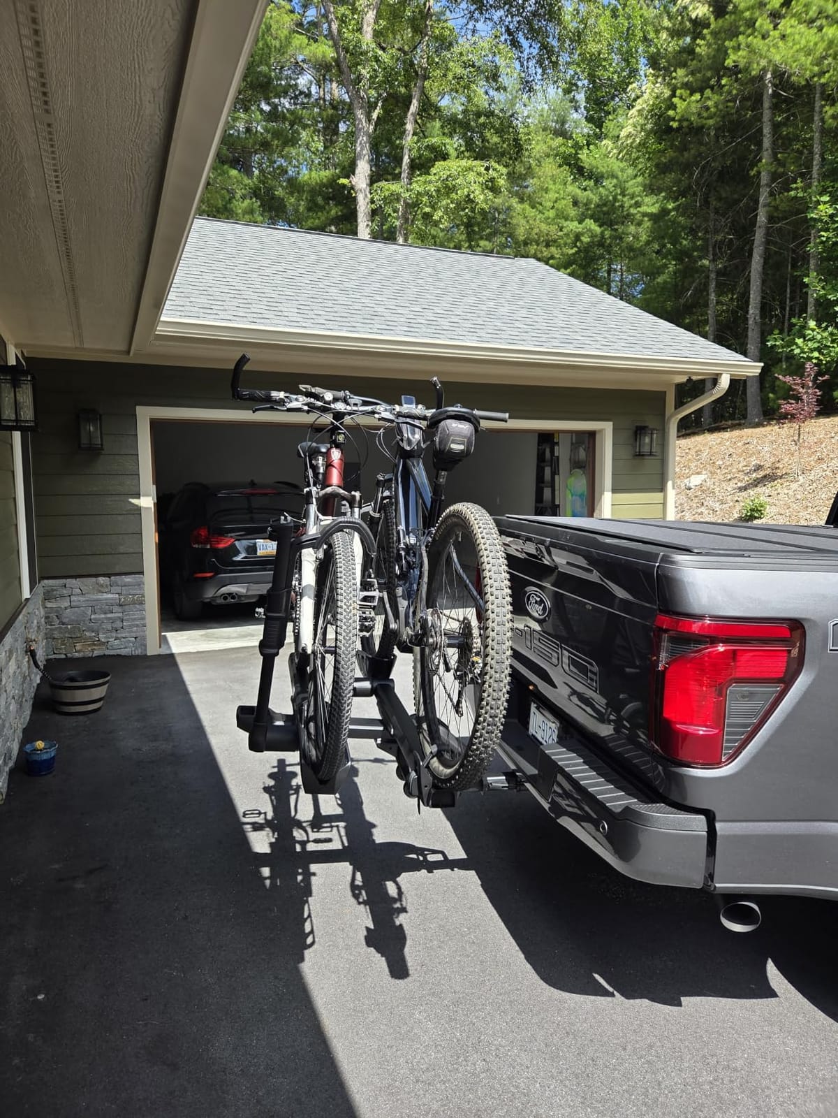 Thule T2 Pro XT/XTR Hitch Bike Rack customer photo 1