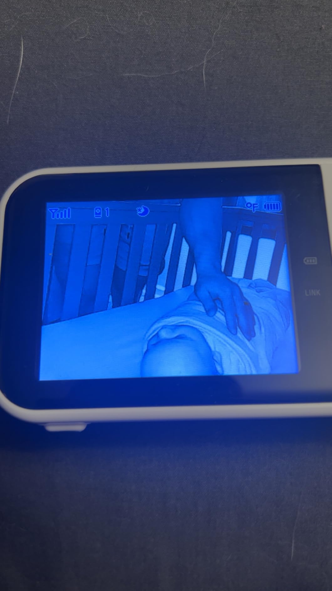 VTech Baby Monitor No WiFi - 19Hr Video Battery, 1000ft Range, Night Vision, Two-Way Talk, Temperature Sensor, Sound-Activated Screen, Lullabies | VM819 customer photo 1