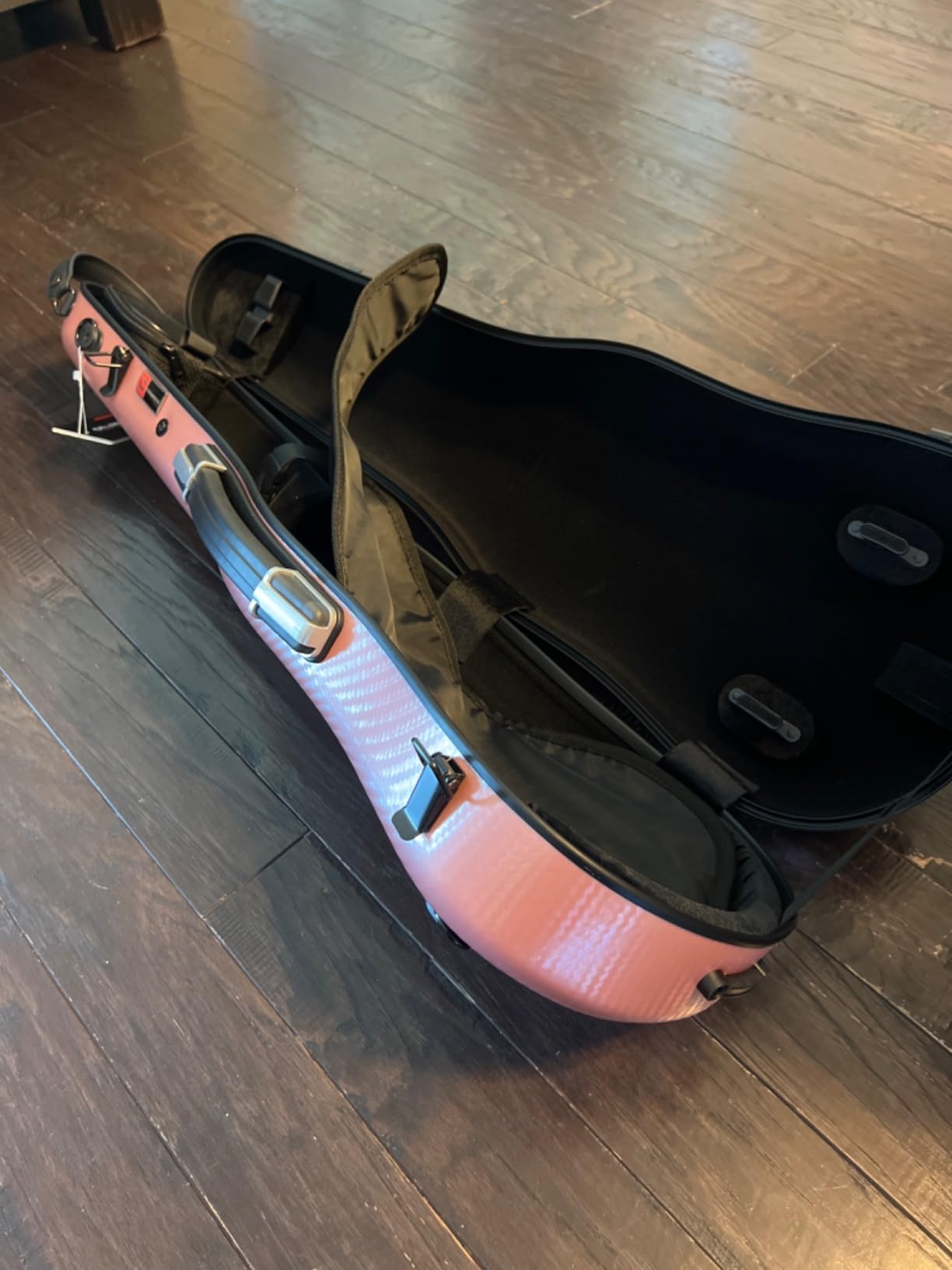 Crossrock Carbon Composite Shaped 4/4 Violin Case | Flight-Ready Protection, Suspension Padding, Backpack Straps, Ultra-Light Build - Rose Gold (CRF4020SVRG) customer photo 1