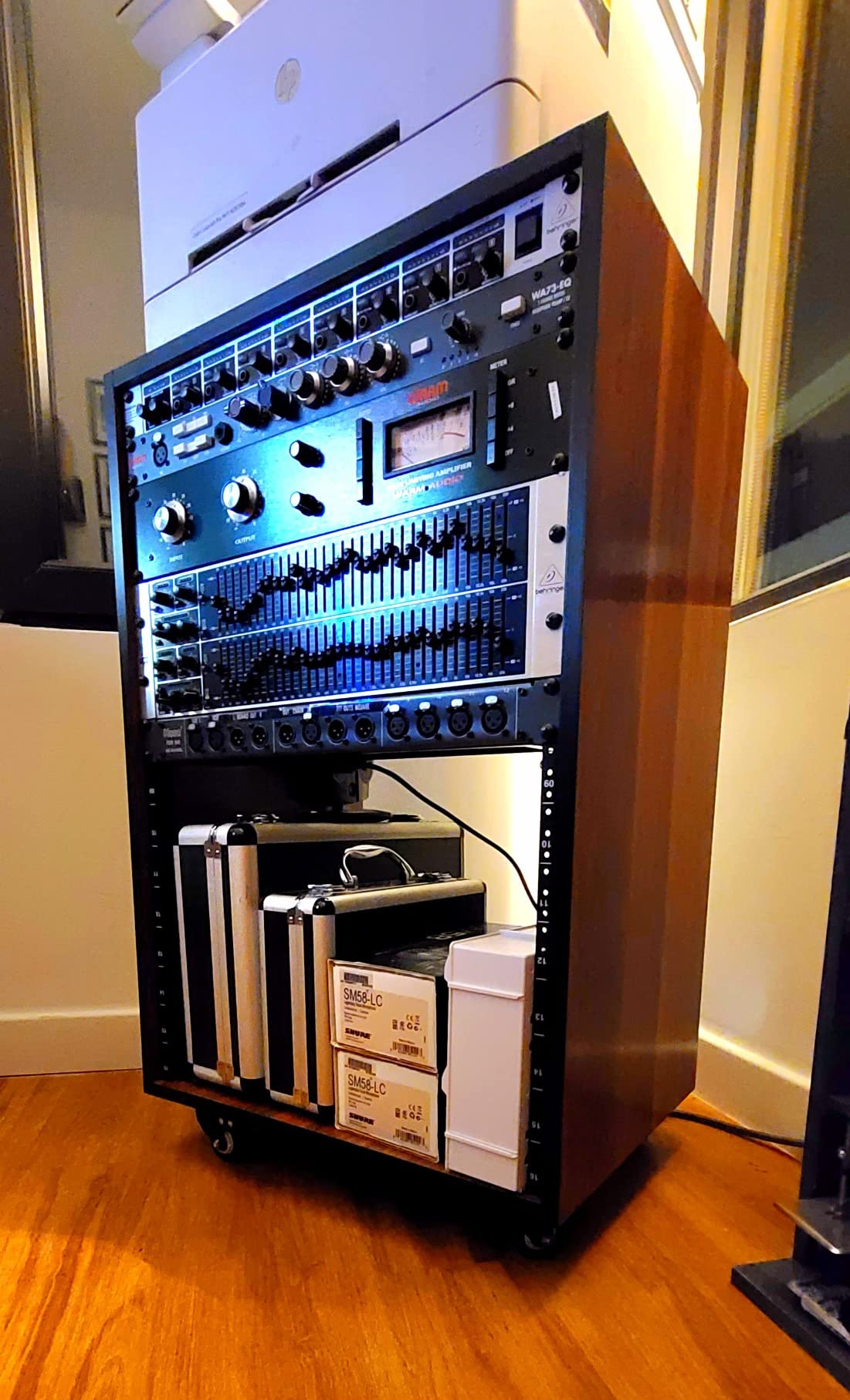 Sound Town DIY 8U Studio Rack with Furniture Grade Walnut Laminate (SDRK-8WN) customer photo 2