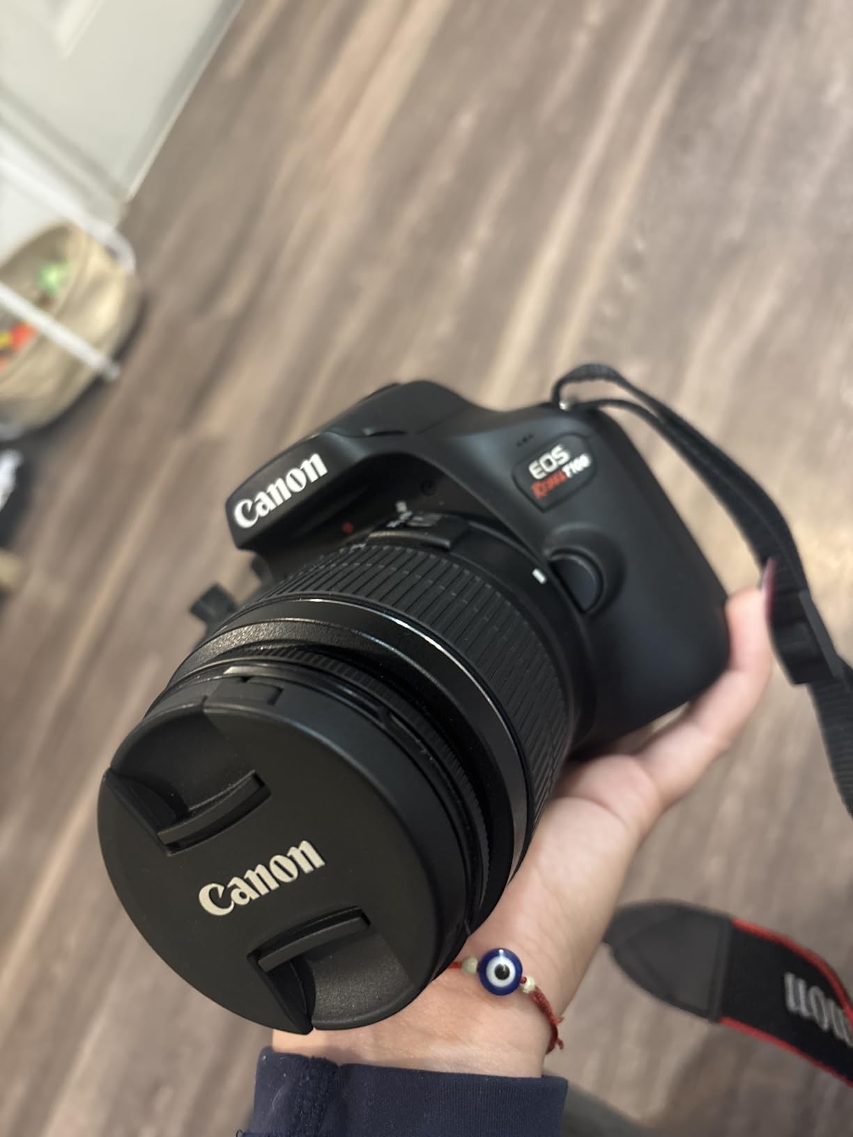 Canon EOS Rebel T100 / 4000D DSLR Camera (w/ 18-55 III) (Renewed) customer photo 2