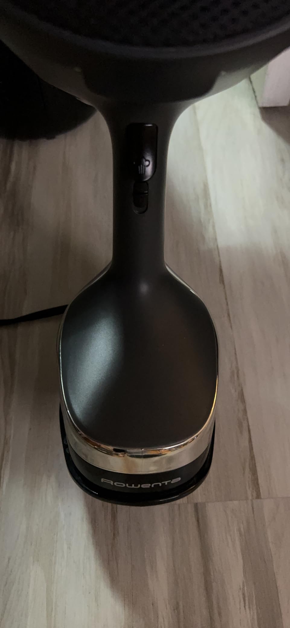 Rowenta Hand Steamer for Clothes, X-Cel Handheld Steamer, 25-Second Heat-Up, Powerful Steam, Long Cord, 1875W Clothes Steamer, Travel Must Have, DR8220 customer photo 1