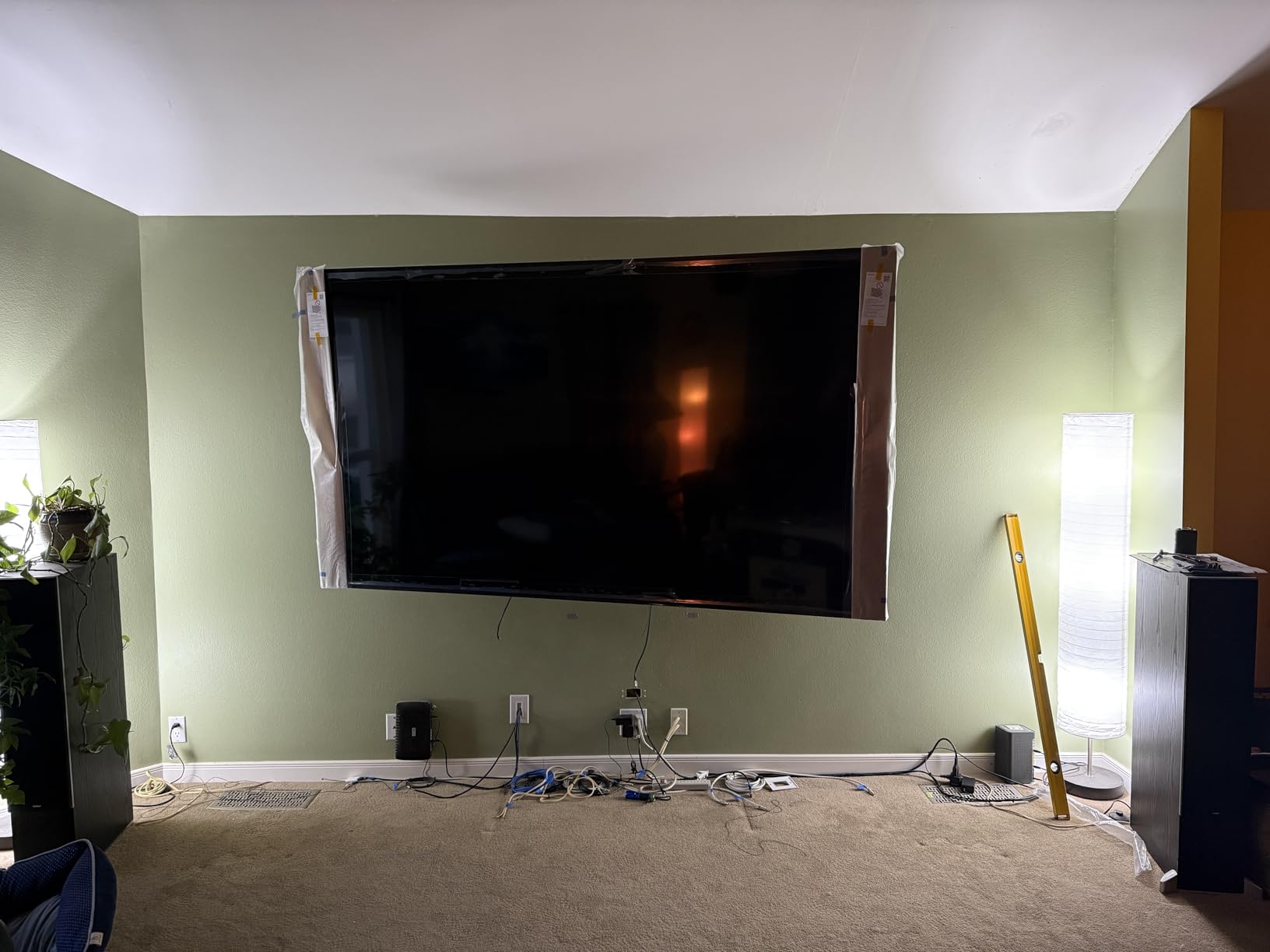 Mount-It! The Beast Heavy Duty TV Wall Mount, 60-110