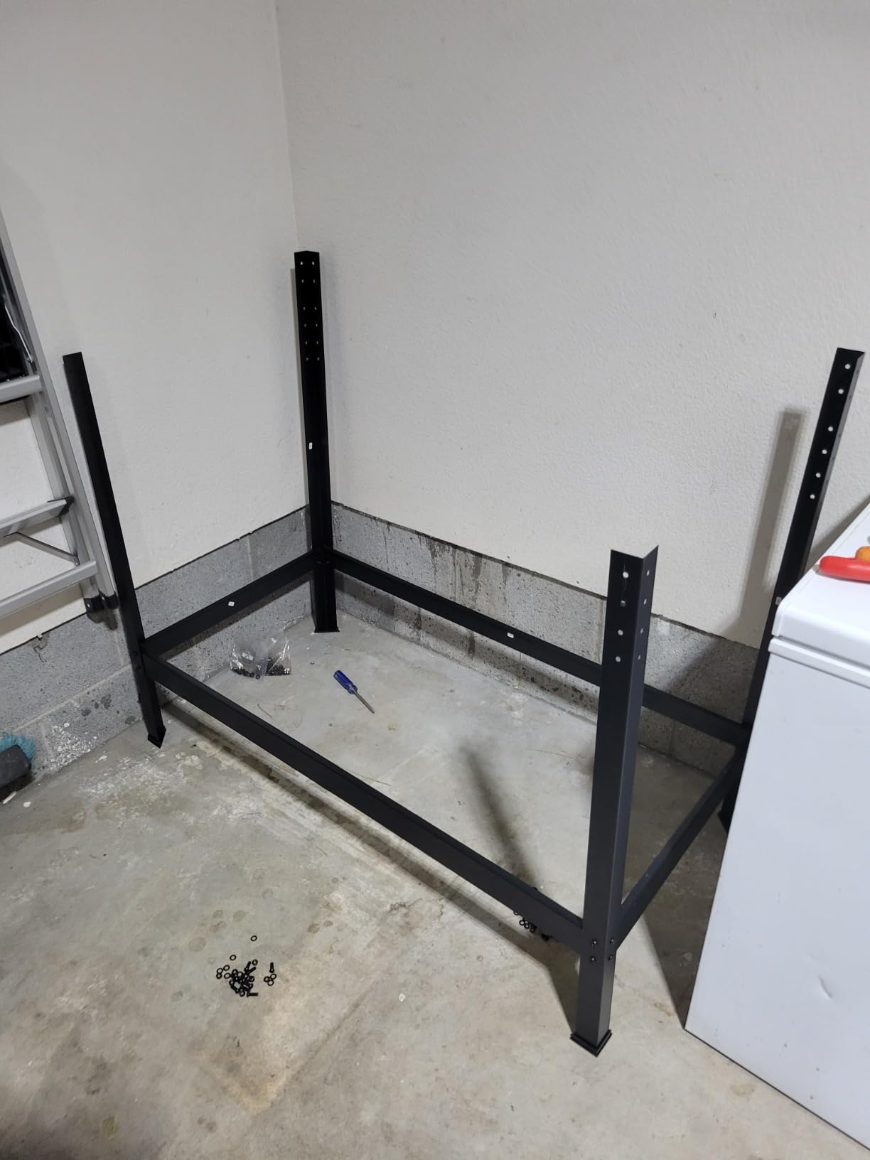 WEN WB4723T 48-Inch Workbench with Power Outlets and Light, Black customer photo 1