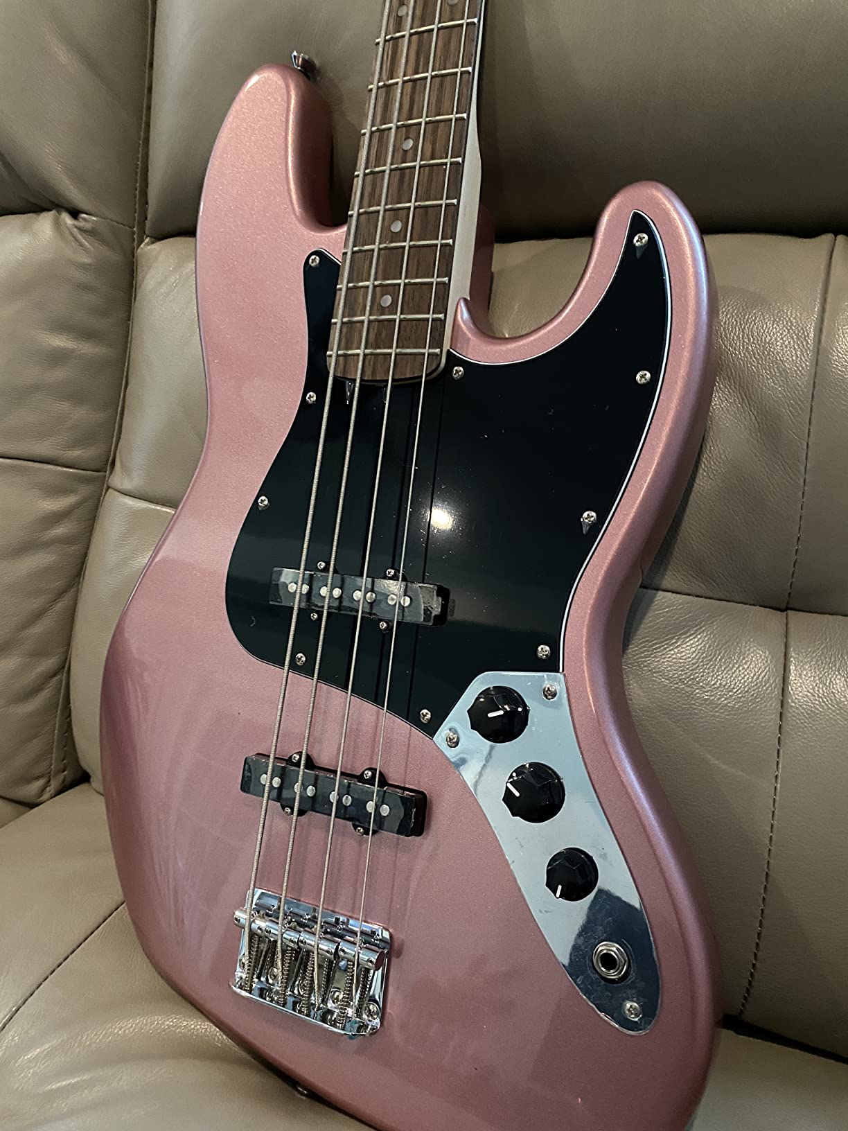Fender Squier Affinity Jazz Bass Guitar, Maple Fingerboard,3-Color Sunburst customer photo 2