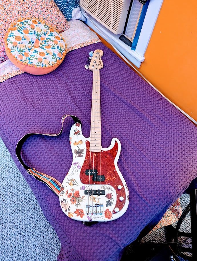 Squier Affinity Series Precision Bass, Lake Placid Blue, Laurel Fingerboard customer photo 2