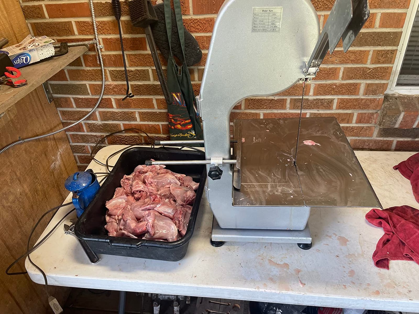 1500W Electric Bone Saw Machine, 0.8-5.9 Inch Cutting Thickness, 2.6HP Frozen Meat Cutter 110V Commercial Bandsaw Machine, 20x15in Table Sawing for Chicken Fish Trotter Beef, Equipped with 6 Saw Blades customer photo 1