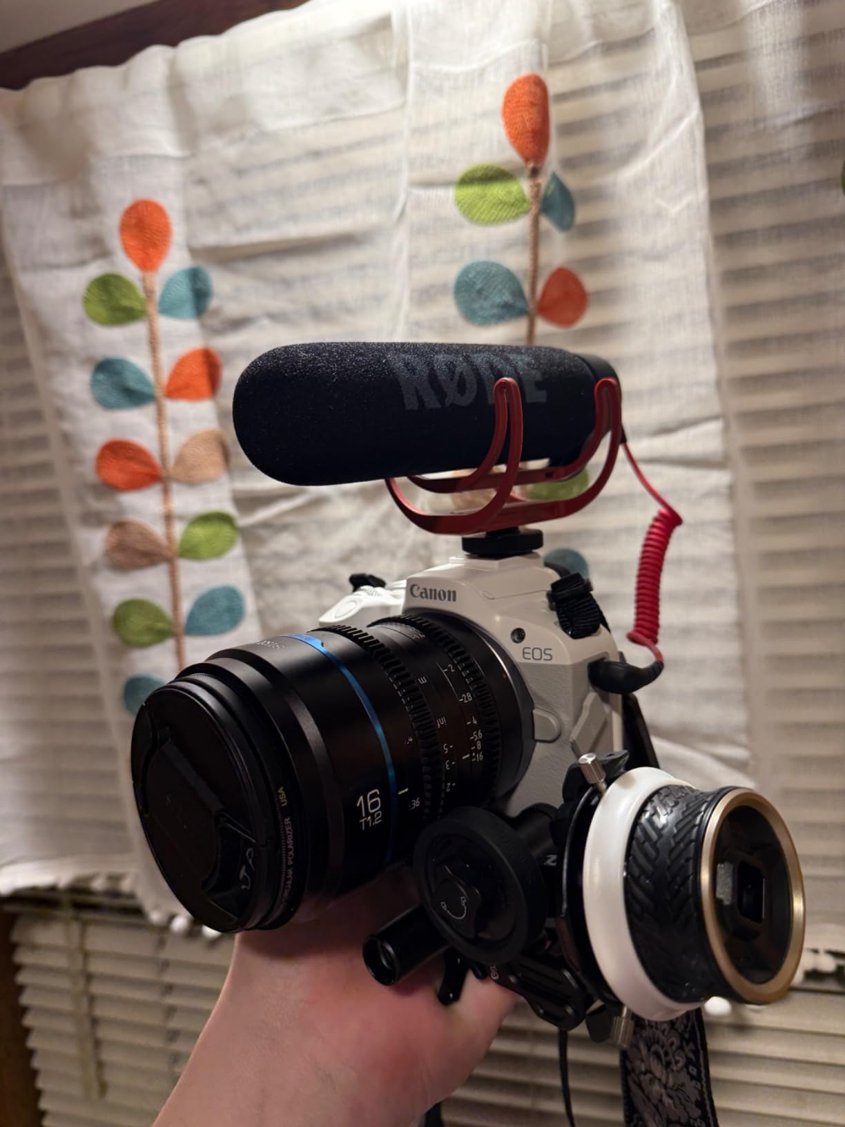 SmallRig Mini Follow Focus with A/B Stops & 15mm Rod Clamp and Snap-on Gear Ring Belt for DSLRs and Mirrorless Cameras, Fits Different Diameter Lenses Up to 114mm customer photo 1