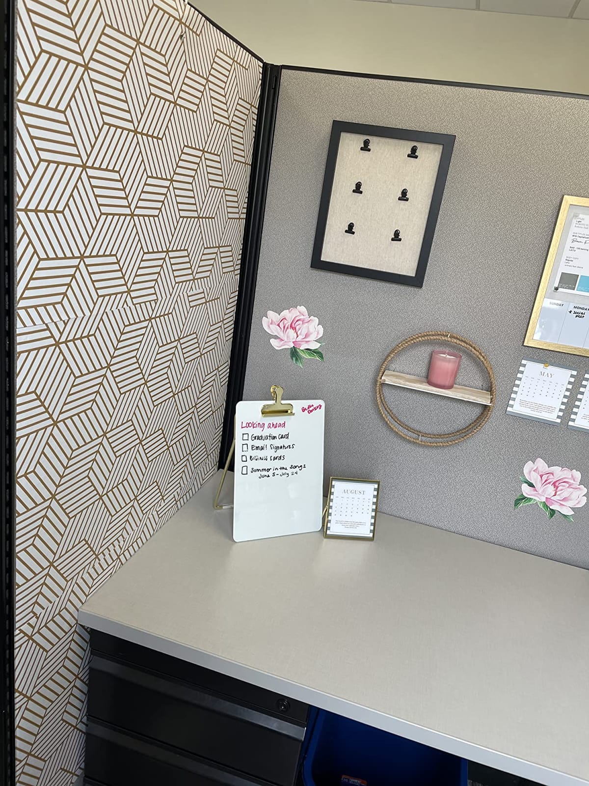 U Brands Glass Dry-Erase Desktop Easel, Tempered Glass, Gold Metal Stand, Removable Clip customer photo 2