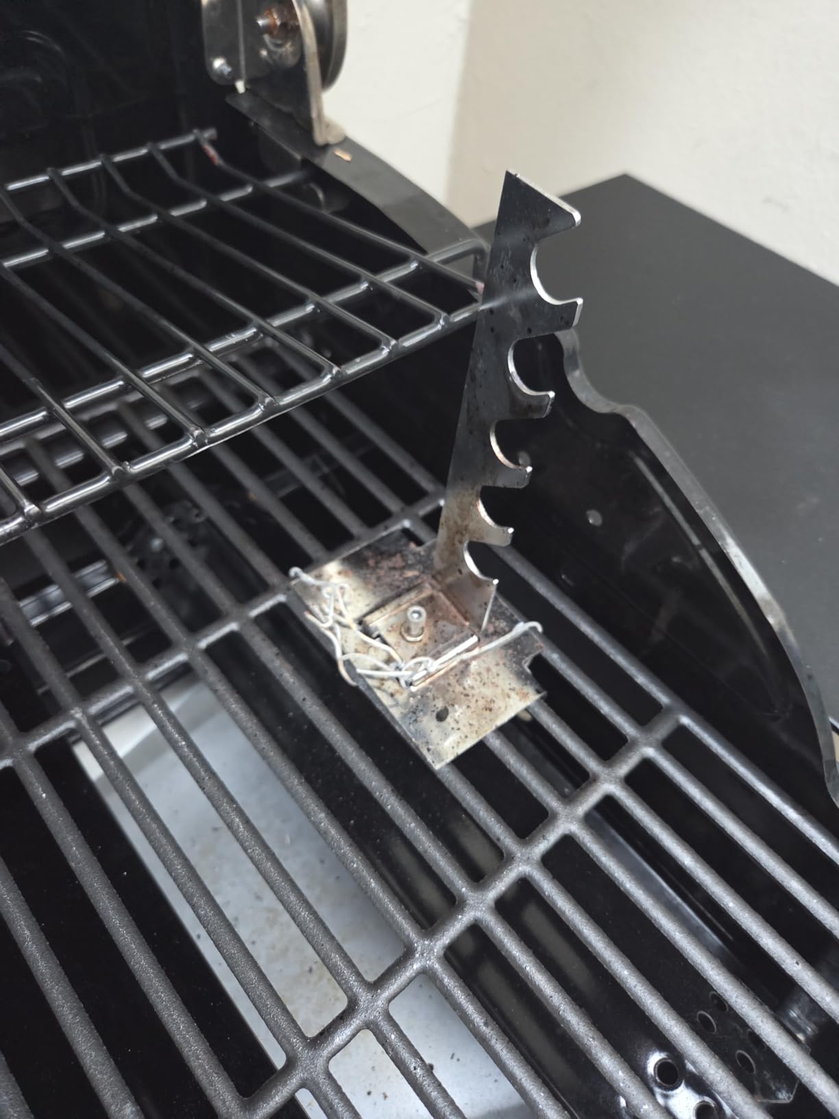 Universal Rotisserie Grill Kit, 360° Automatic Rotating Rotisserie Kit | with 120V 4W Motor, 28