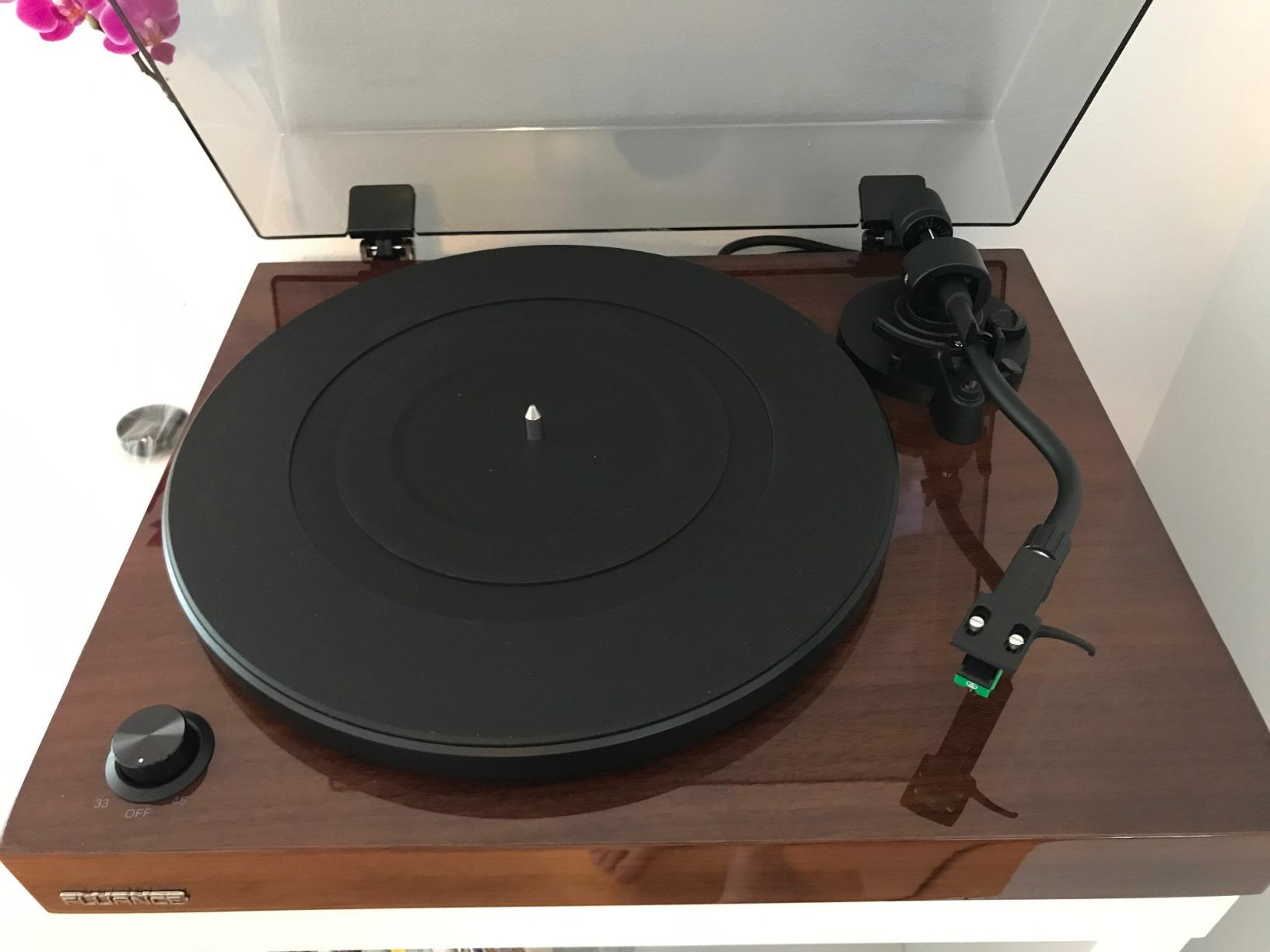 Fluance RT81 Turntable with AT95E Cartridge, Belt Drive, Built-in Preamp, Adjustable Counterweight - Piano White customer photo 2