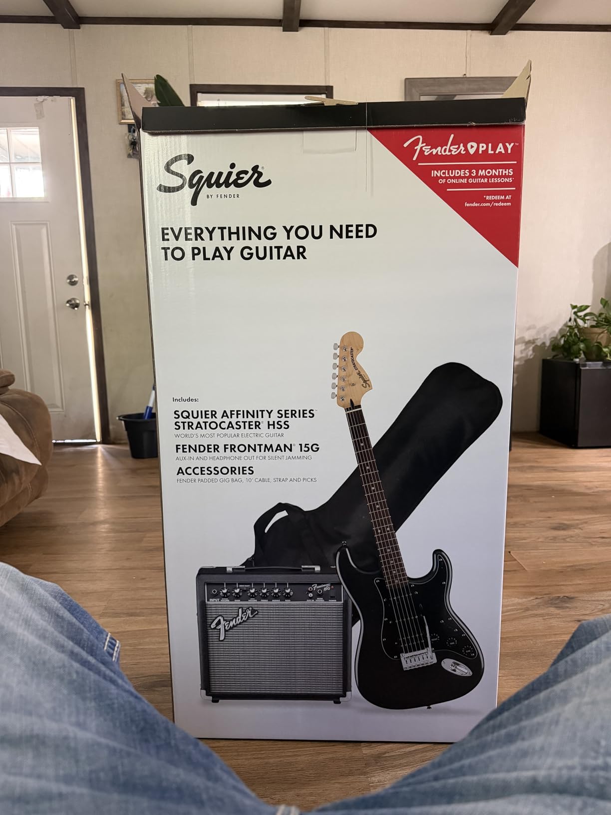 Squier Affinity Stratocaster Electric Guitar Pack, Charcoal Frost Metallic | Charcoal Frost Metallic, Laurel Fingerboard customer photo 1
