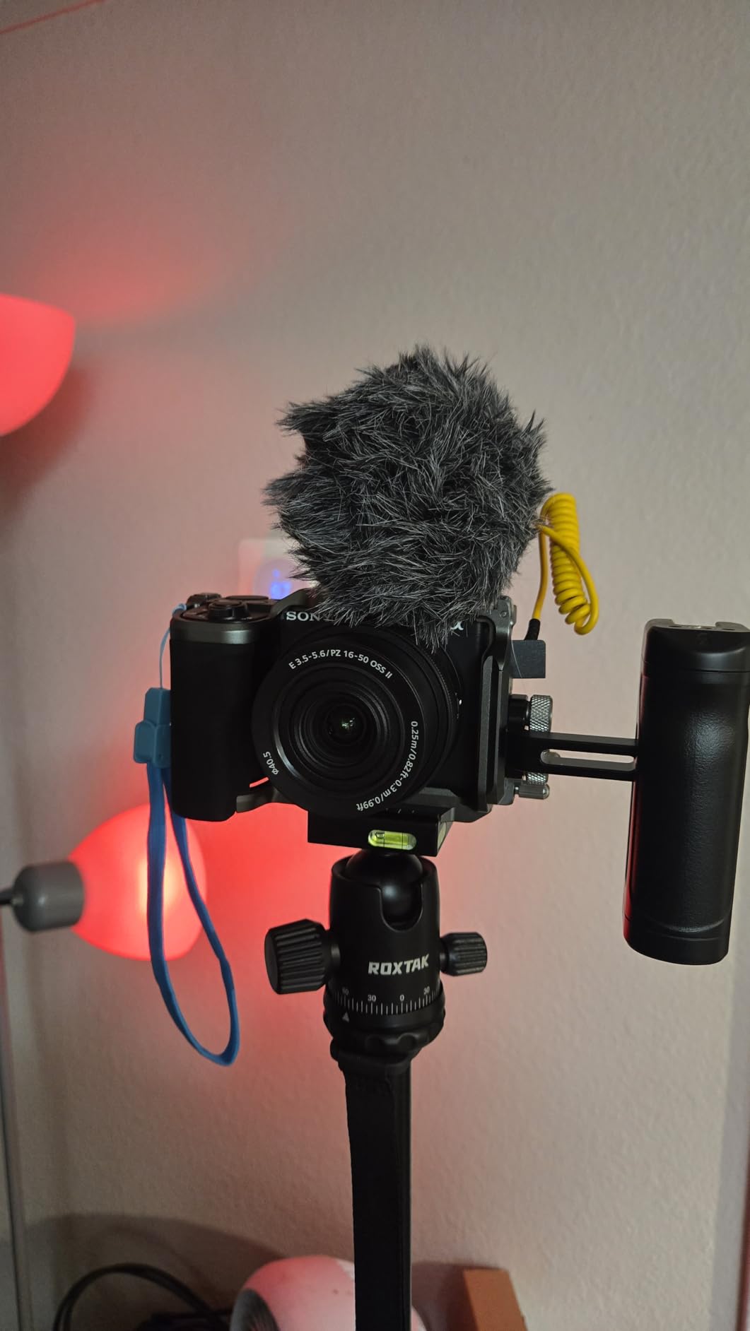 Deity V-Mic D4 Mini Supercardioid On-Camera Microphone for DSLR & Vlog customer photo 2
