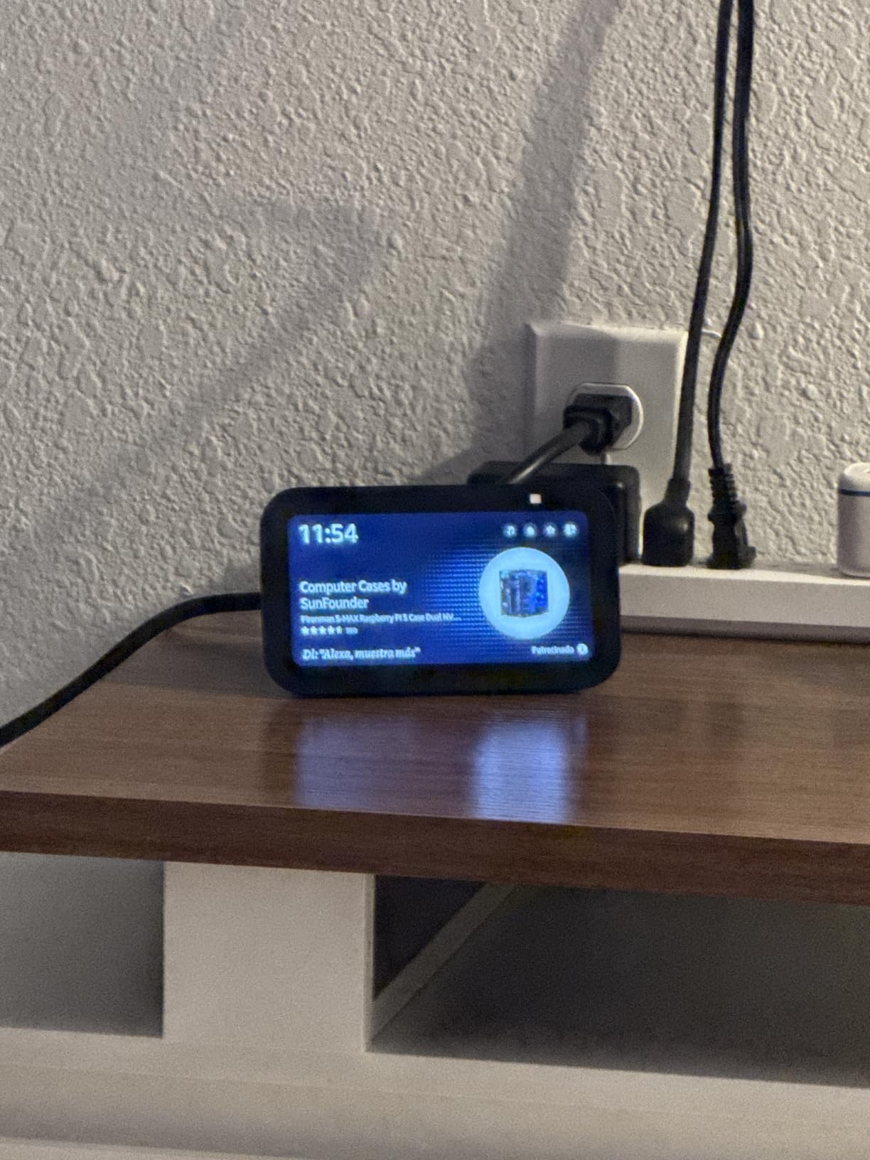 Amazon Echo Show 5 (newest model), Smart display, Designed for Alexa+, 2x the bass and clearer sound, Charcoal customer photo 1
