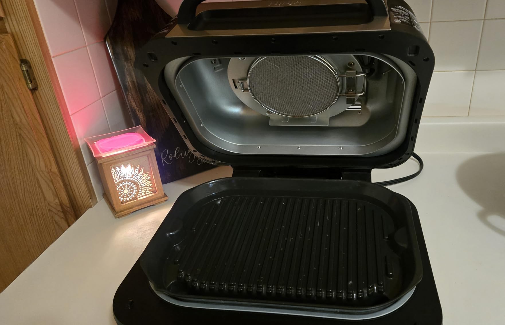 Ninja IG651 Foodi Smart XL Pro 7-in-1 Indoor Grill/Griddle Combo, use Opened or Closed, Air Fry, Dehydrate & More, Pro Power Grate, Flat Top, Crisper, Smart Thermometer, Black customer photo 2