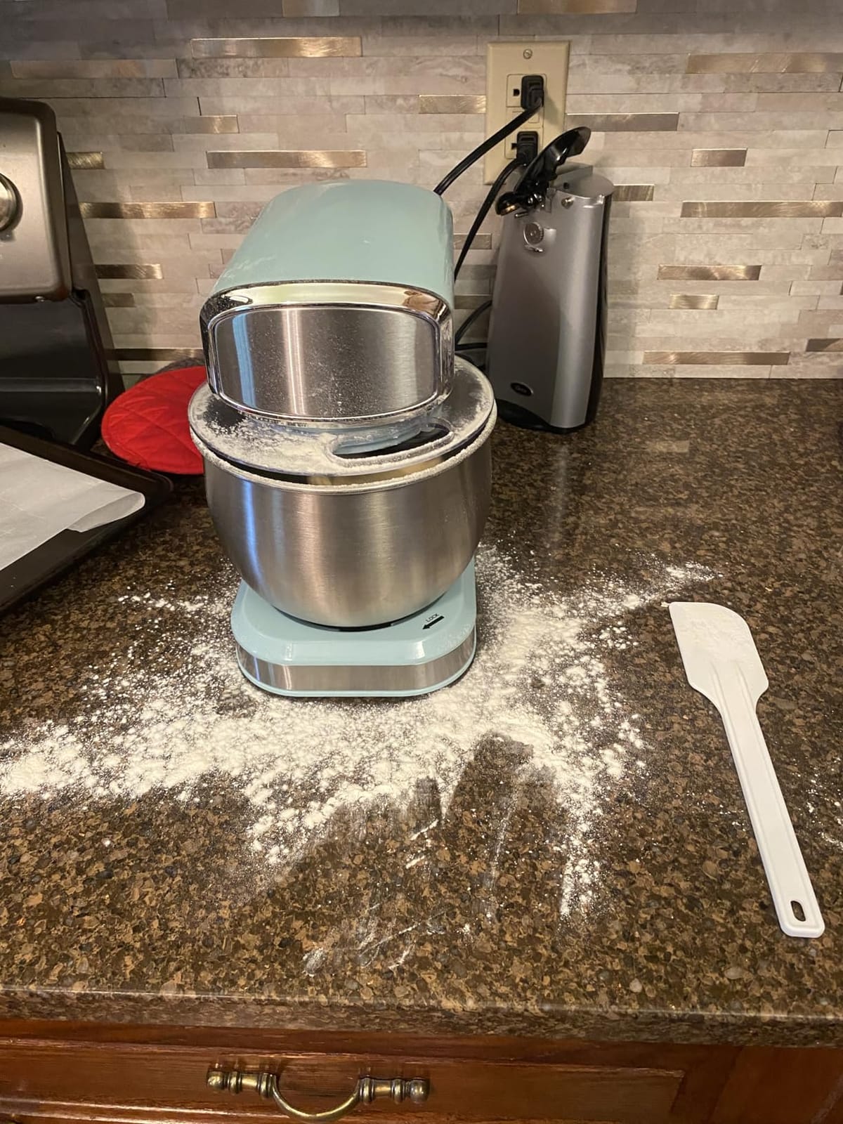 Kitchen in the box Stand Mixer,3.2Qt Small Electric Food Mixer,6 Speeds Portable Lightweight Kitchen Mixer for Daily Use with Egg Whisk,Dough Hook,Flat Beater (Black) customer photo 2