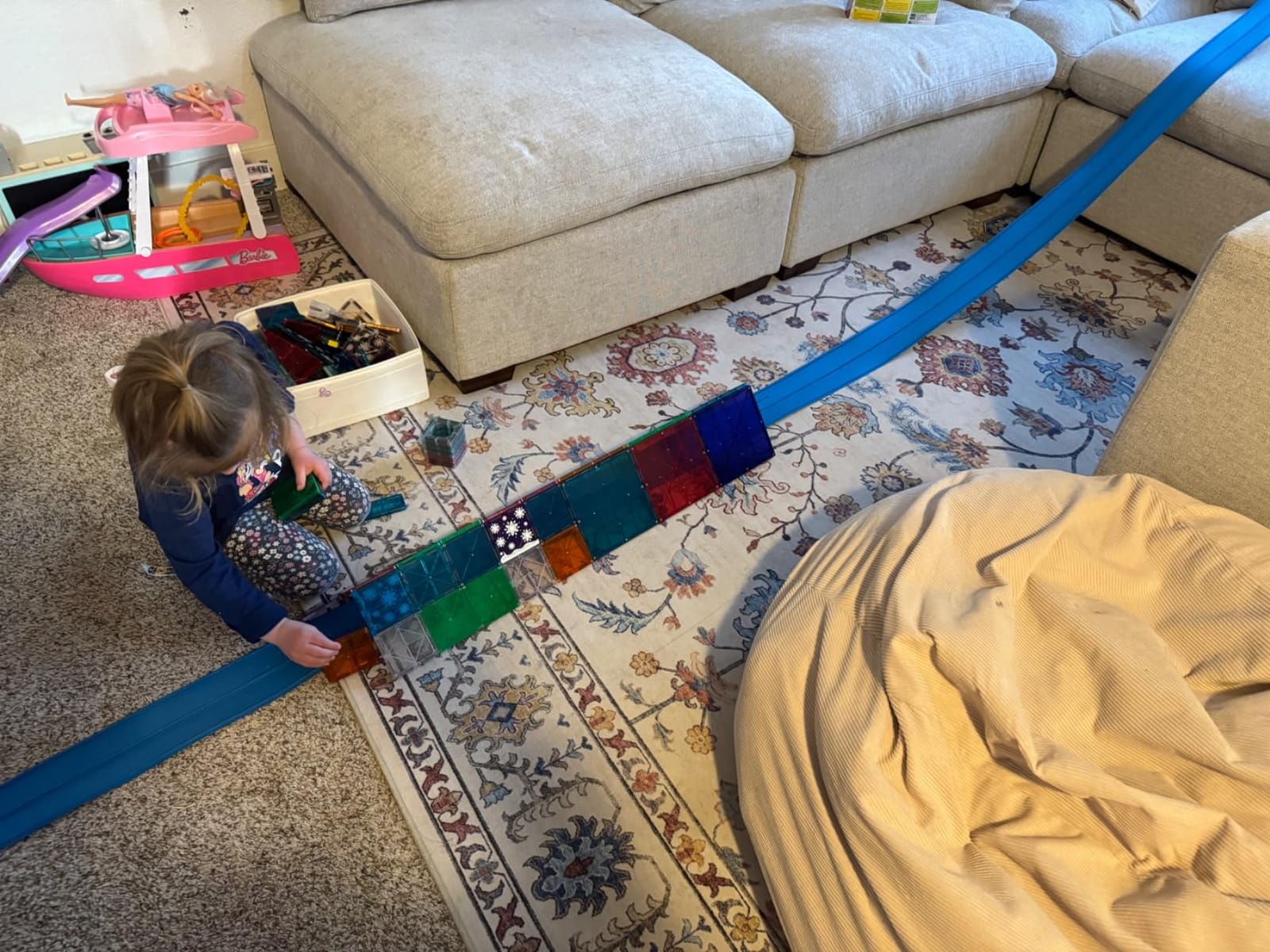 Blu Track Classic 15-Foot Race Track Starter Set customer photo 2
