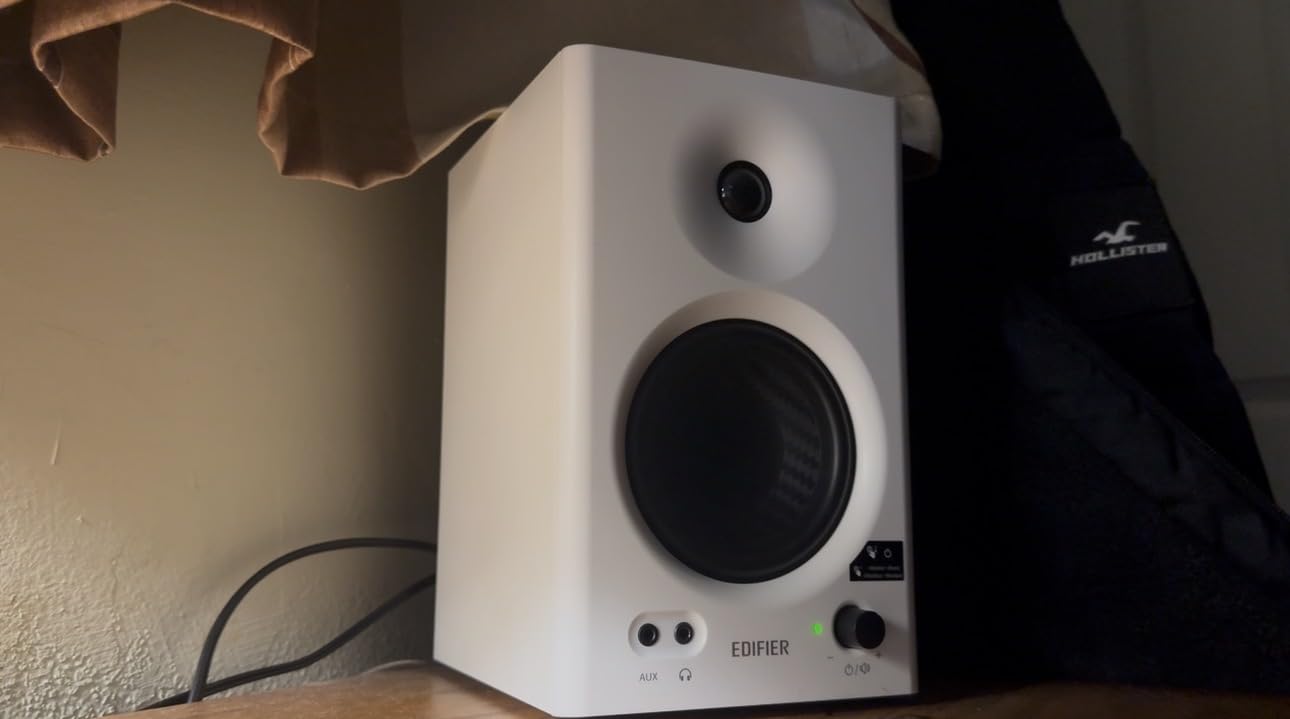 Edifier MR4 Powered Studio Monitors, 4