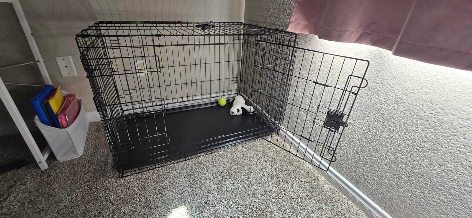 Amazon Basics Portable, Easy to Assemble, Foldable Metal Wire Dog Crate with Removable Tray, Double Door, Divider Panel, Handle, 36