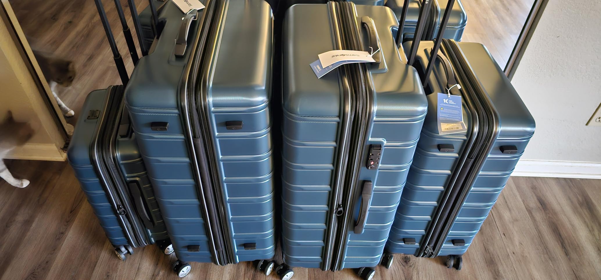 Samsonite Omni 2 Hardside 3 Piece Set - Includes Global Carry-On, Medium, & Large Checked Suitcases - 360° Dual Spinner Wheels - Integrated TSA Lock & Expansion - Amazon Exclusive - Lagoon Blue customer photo 2