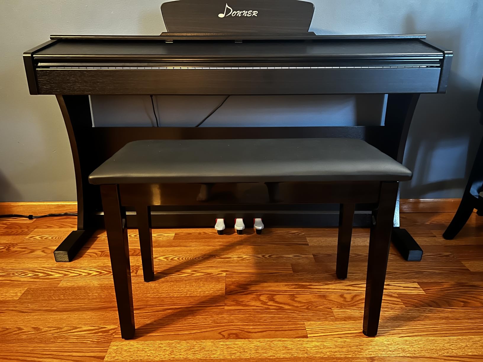 Donner Duet Piano Bench with Storage, Solid Wooden Keyboard Bench Piano Bookcase Stool Chair Seat with High-Density Sponges Padded Cushion, Black customer photo 2