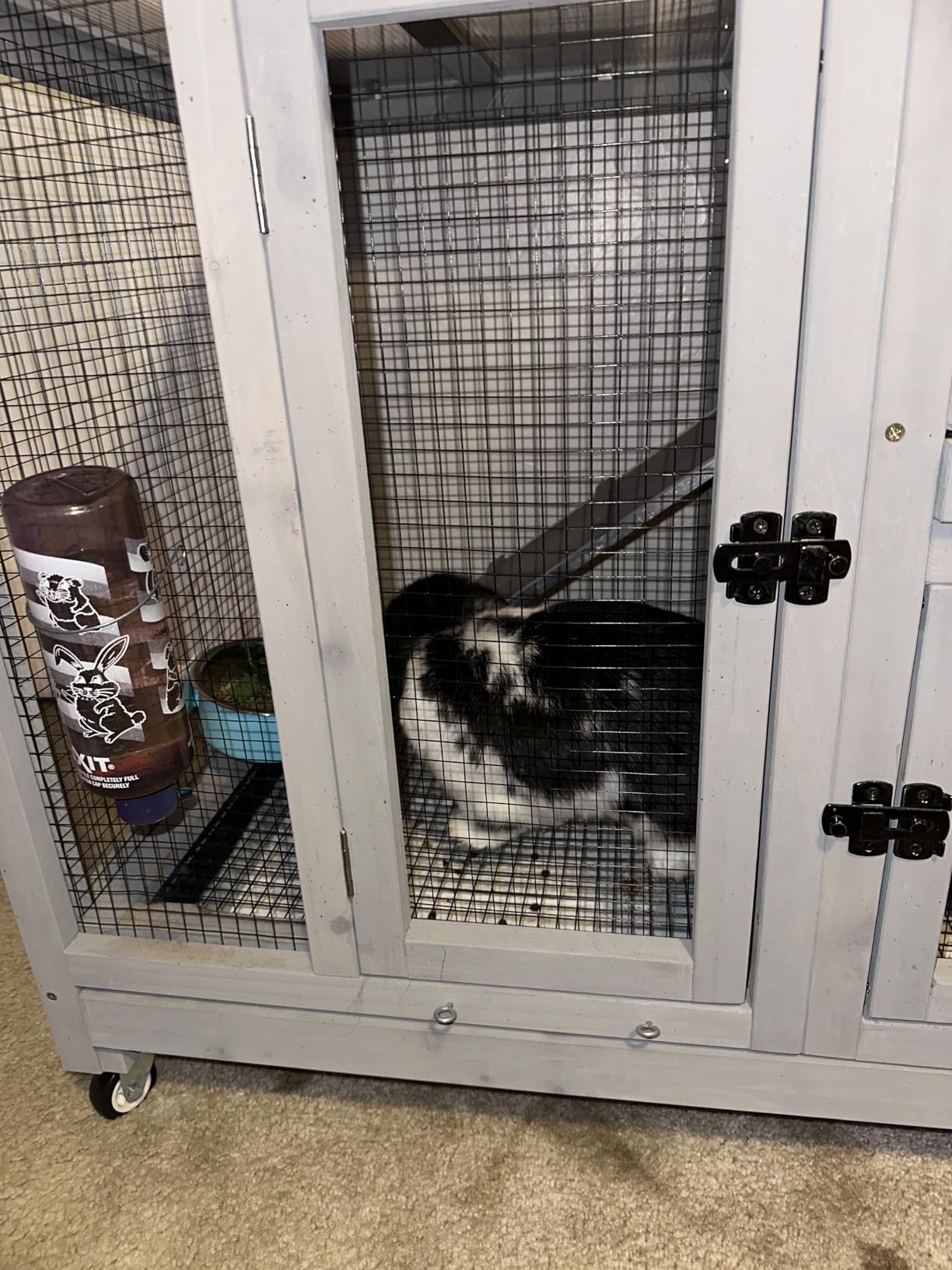 Aivituvin Rabbit Hutch Large Wooden Bunny House Guinea Pig Cages on Wheels, Two Trays, Indoor Outdoor customer photo 2