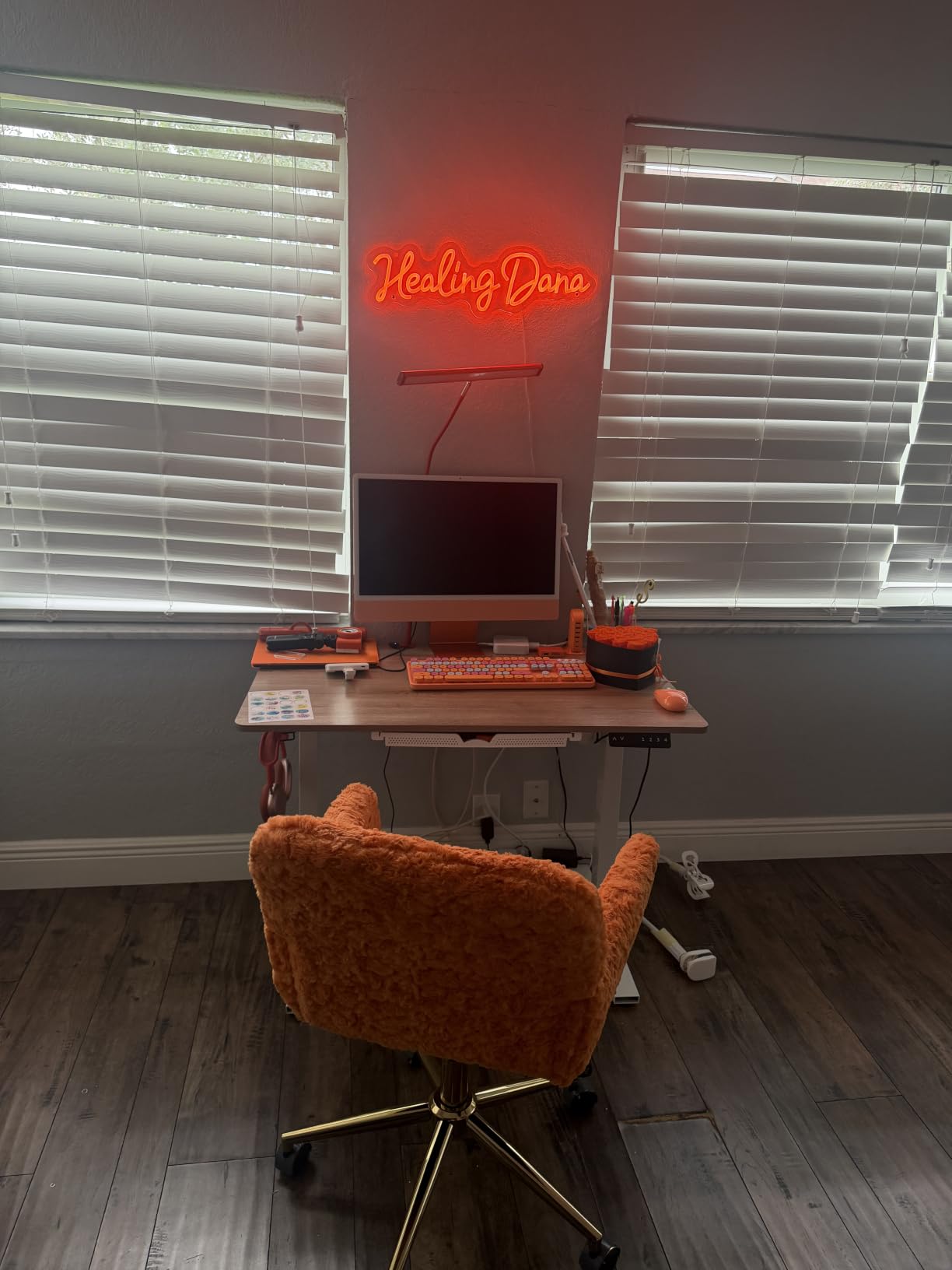 Yatvro Custom Neon Signs, Personalized Dimmable LED Neon Signs for Family Birthday Bar Wedding Party Night Light & Company Logo or Business Signs customer photo 2