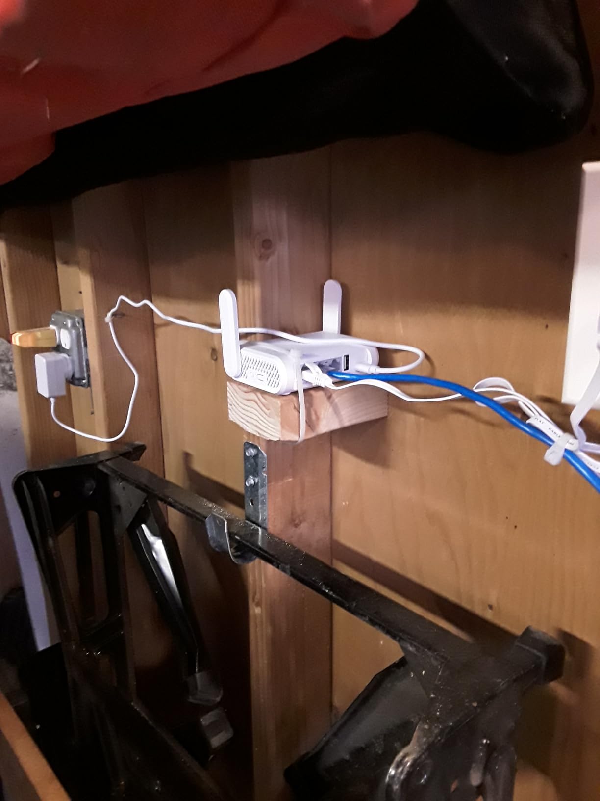 GL.iNet GL-SFT1200 Opal Travel Router, AC1200 Dual-Band Wi-Fi with OpenVPN and WireGuard customer photo 1