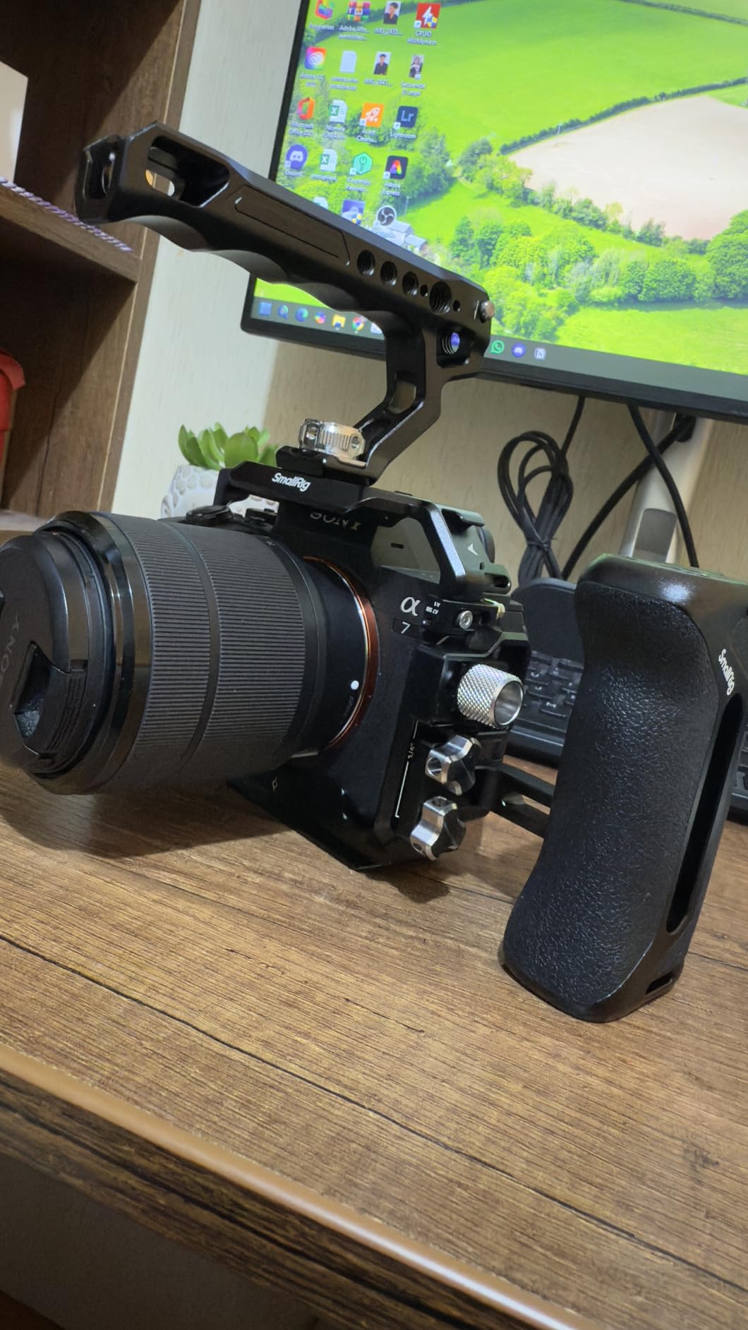 SmallRig HawkLock Quick Release Cage Kit for Sony Alpha 7R V/Alpha 7 IV/Alpha 7S III/Alpha 7 V, Full Cage with Top & Side Handle, Cable Clamp (Upgraded Version) customer photo 2