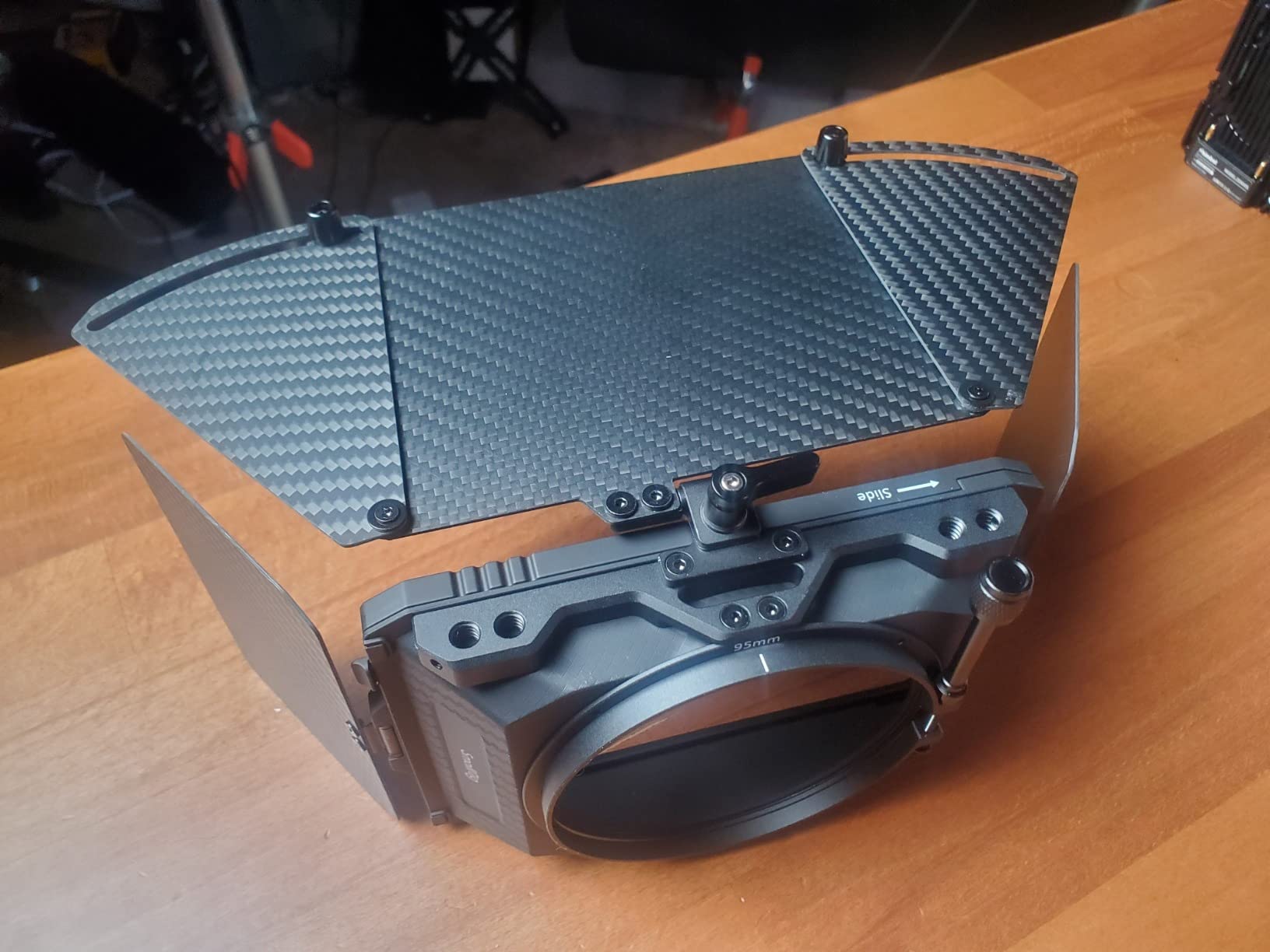 SmallRig Mini Matte Box Pro Flag Kit with Two 4 x 5.65 Filter Frame, Modular Anti-Glare System with Φ67/72/77/82-95mm Adapter Ring, Carbon Fiber Lightweight Design customer photo 2