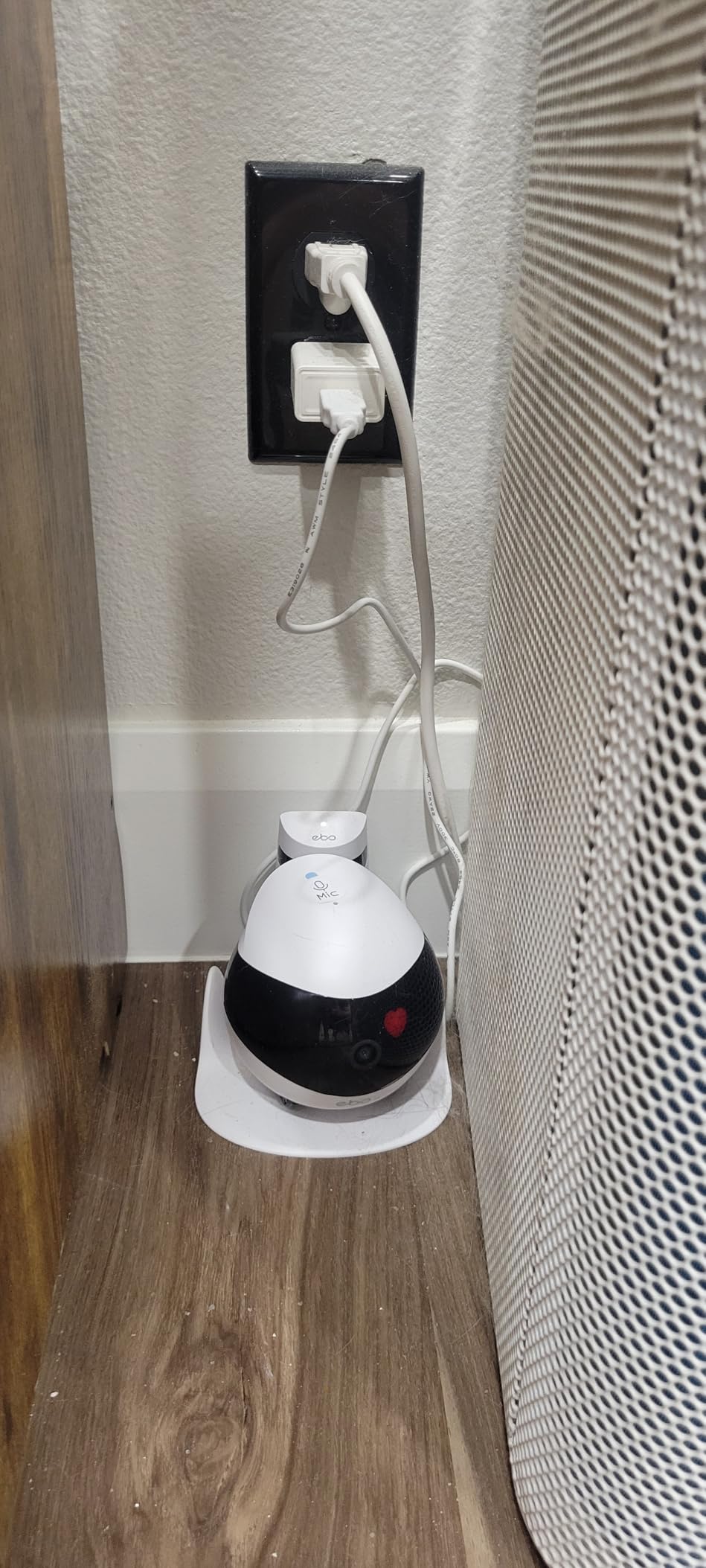 Enabot EBO SE Home Robot Camera: 1080P Mobile FamilyBot Pet Companion | Whole-Home Mobility, Two-Way Talk, Night Vision, Local Storage, Auto-Recharge, Long Distance Gift for Family/Pet customer photo 2