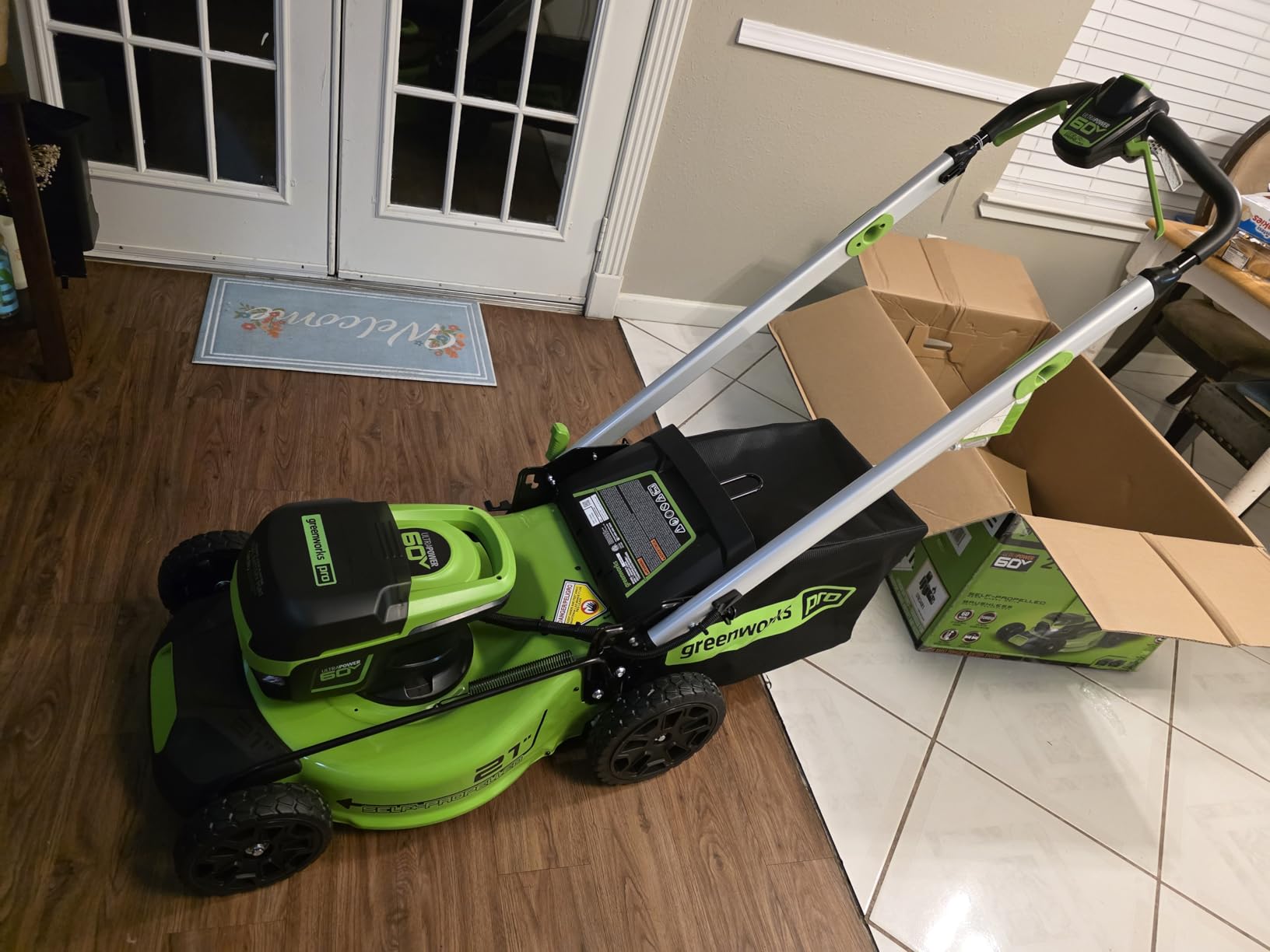 Greenworks 60V 21in Self-Propelled Lawn Mower, (2) 4.0 Ah Battery Kit customer photo 2