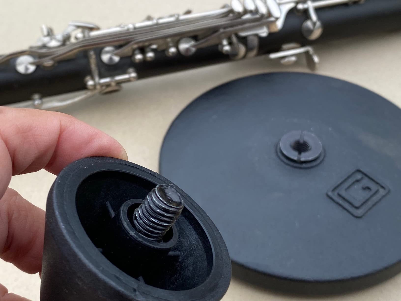 Gator Frameworks GFW-BNO-CLRFLU Weighted Round Base Stand for Clarinet or Flute customer photo 1