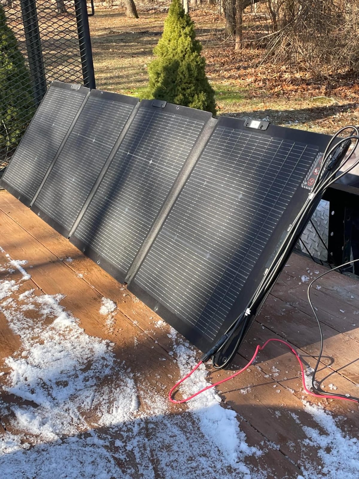 EF ECOFLOW 220W Portable Solar Panel, Bifacial Design, IP68 Waterproof | Up to 25% Conversion Efficiency N-Type Solar Cell, with Adjustable Kickstand, Foldable Bifacial Solar Panel for Camping RV customer photo 2