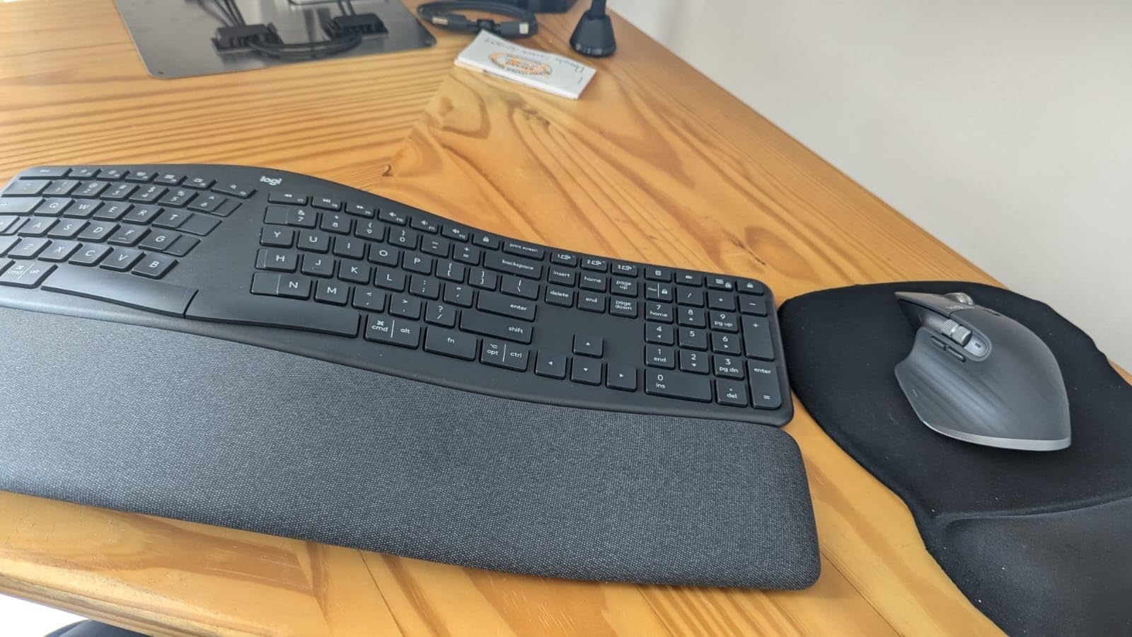 Logitech MX Master 3S Performance Wireless Mouse - Graphite With Bolt Receiver customer photo 1