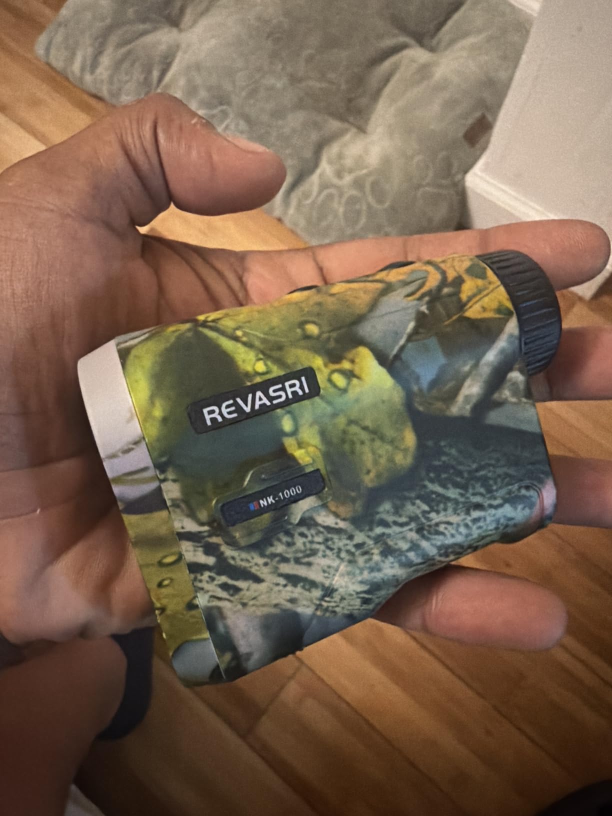 REVASRI Hunting Laser Rangefinder with Rechargeable Battery 1000 Yards customer photo 2