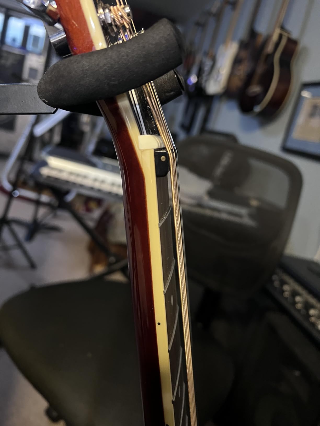 Pyle Resophonic Acoustic-Electric Guitar - 6-String Sunburst with Built-in Preamp, Case, Accessories customer photo 2