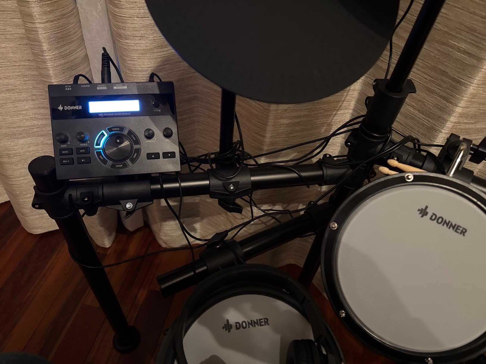 Donner DED-200X Electronic Drum Set, Electric Drum Kit with Quiet Mesh Drum Pads, 2 Cymbals w/Choke, 31 Kits and 450+ Sounds, Throne, Headphones, Sticks, USB MIDI, Melodics Lessons (5 Pads, 4 Cymbals) customer photo 1