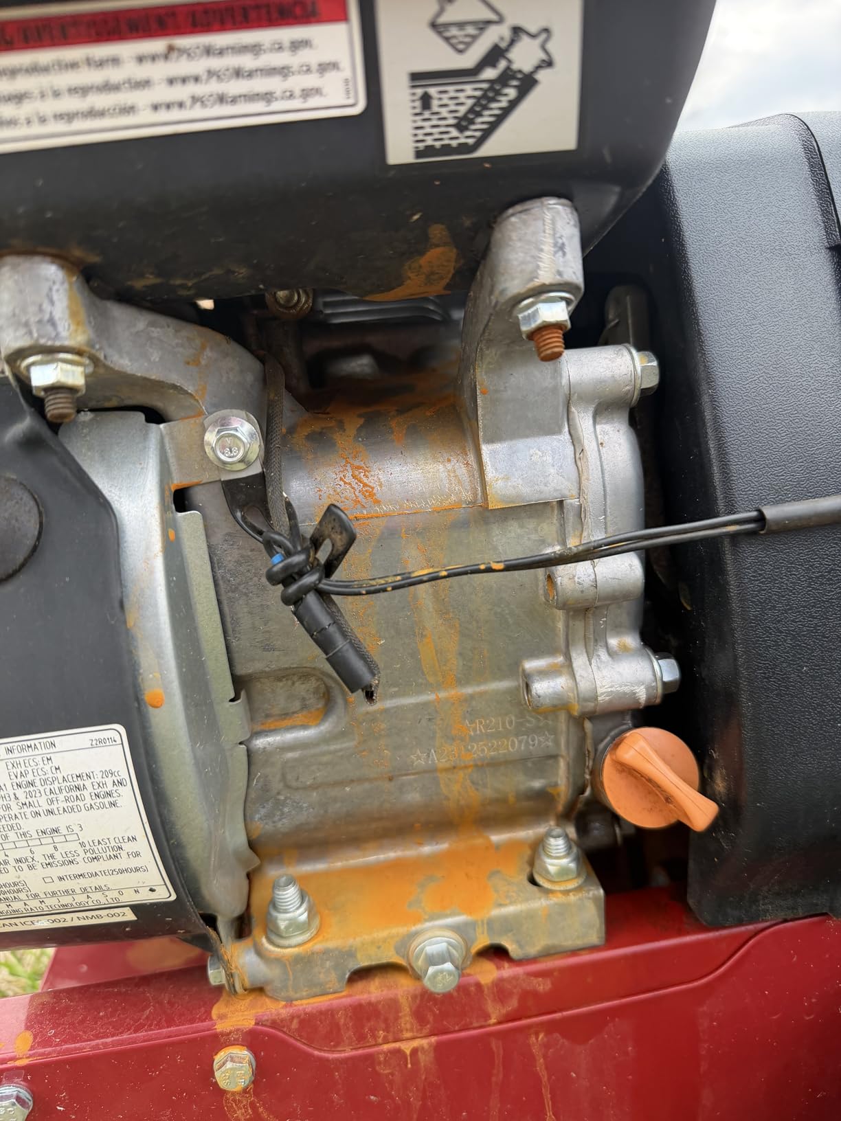 EARTHQUAKE Victory Rear Tine Tiller, Powerful 209cc 4-Cycle Viper Engine, Rugged Bronze Gear Transmission, Counter-Rotating Tines, Instant Reverse, Pneumatic Wheels, Model: 39381, Red/Black customer photo 1