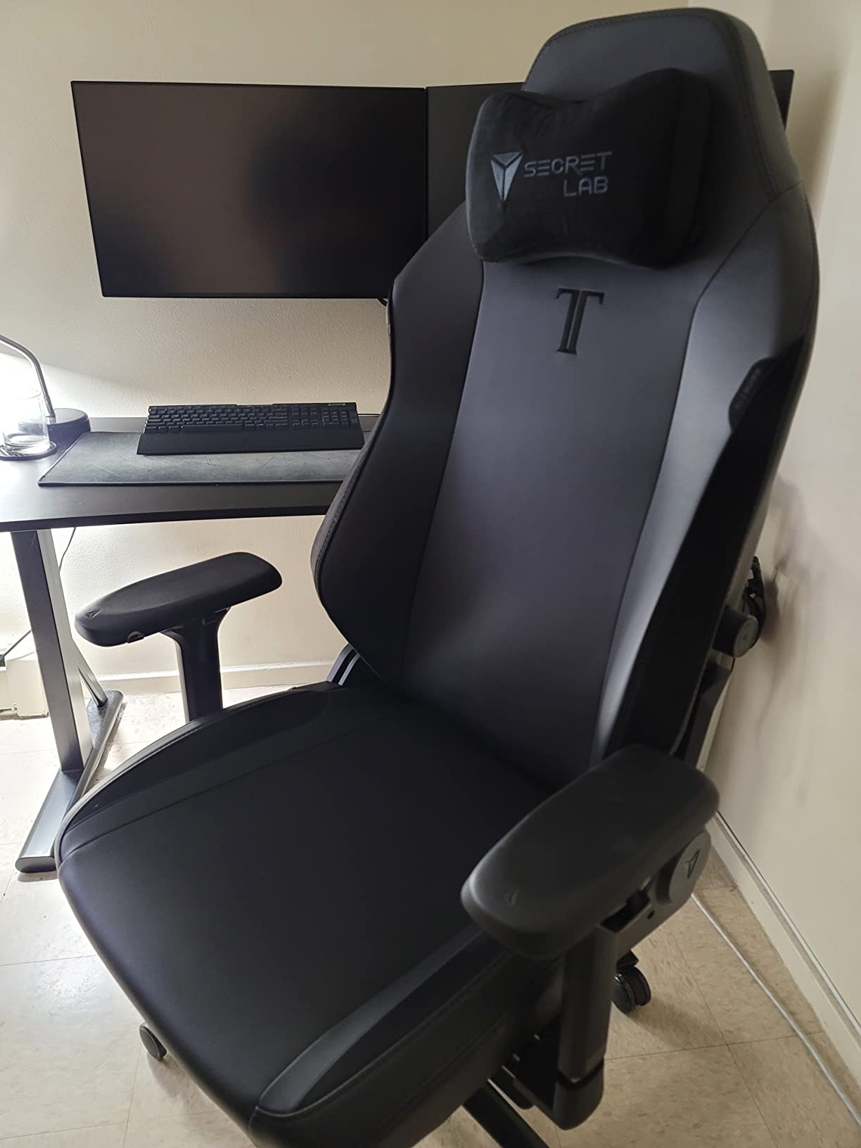 Secretlab Titan Evo Stealth Gaming Chair - Regular, Leatherette, Black | Ergonomic, Lumbar Support, High Back, Reclining, Magnetic Head Pillow, 4D Armrests, Height Adjustable customer photo 1