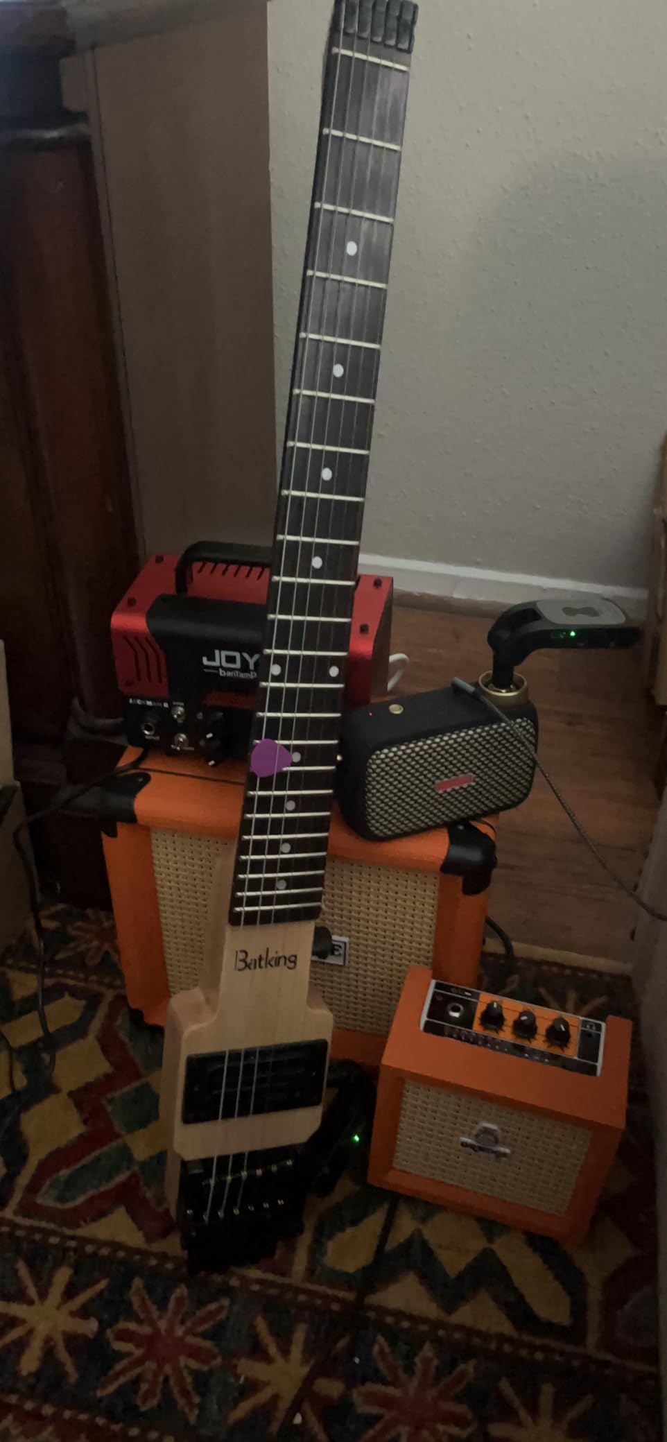 Travel Electric Guitar Headless 6 String Guitar One-piece Canada maple neck through body design Double Locking Tremolo Bridge with Gigbag customer photo 1
