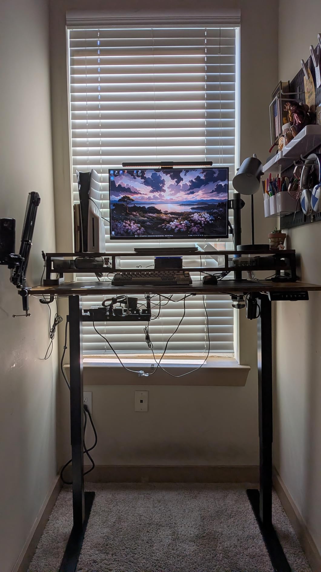 ErGear Height Adjustable Electric Standing Desk, 48 x 24 Inches Sit Stand up Desk, Memory Computer Home Office Desk, White customer photo 2