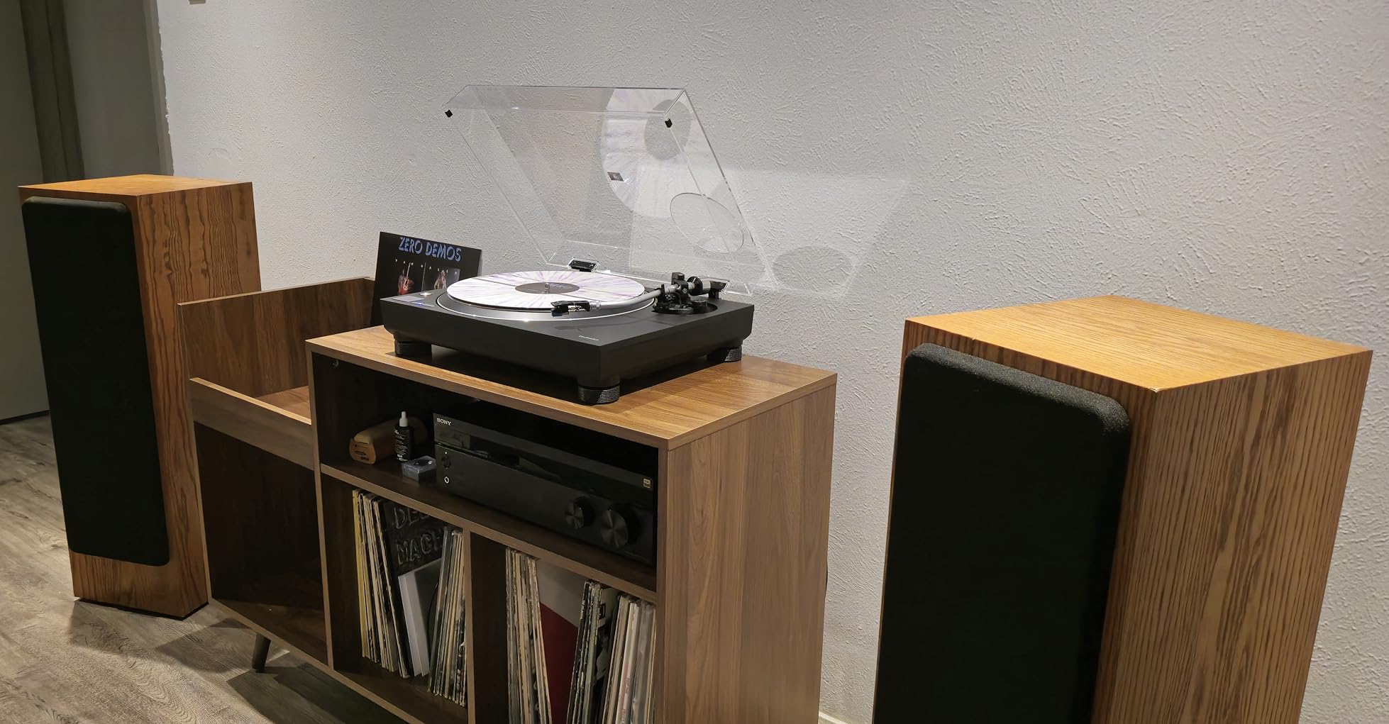 Technics Turntable, Premium Class HiFi Record Player with Coreless Direct, Stable Playback, Audiophile-Grade Cartridge and Auto-Lift Tonearm, Dustcover Included - SL-100C, Black (SL-100C-K) customer photo 2