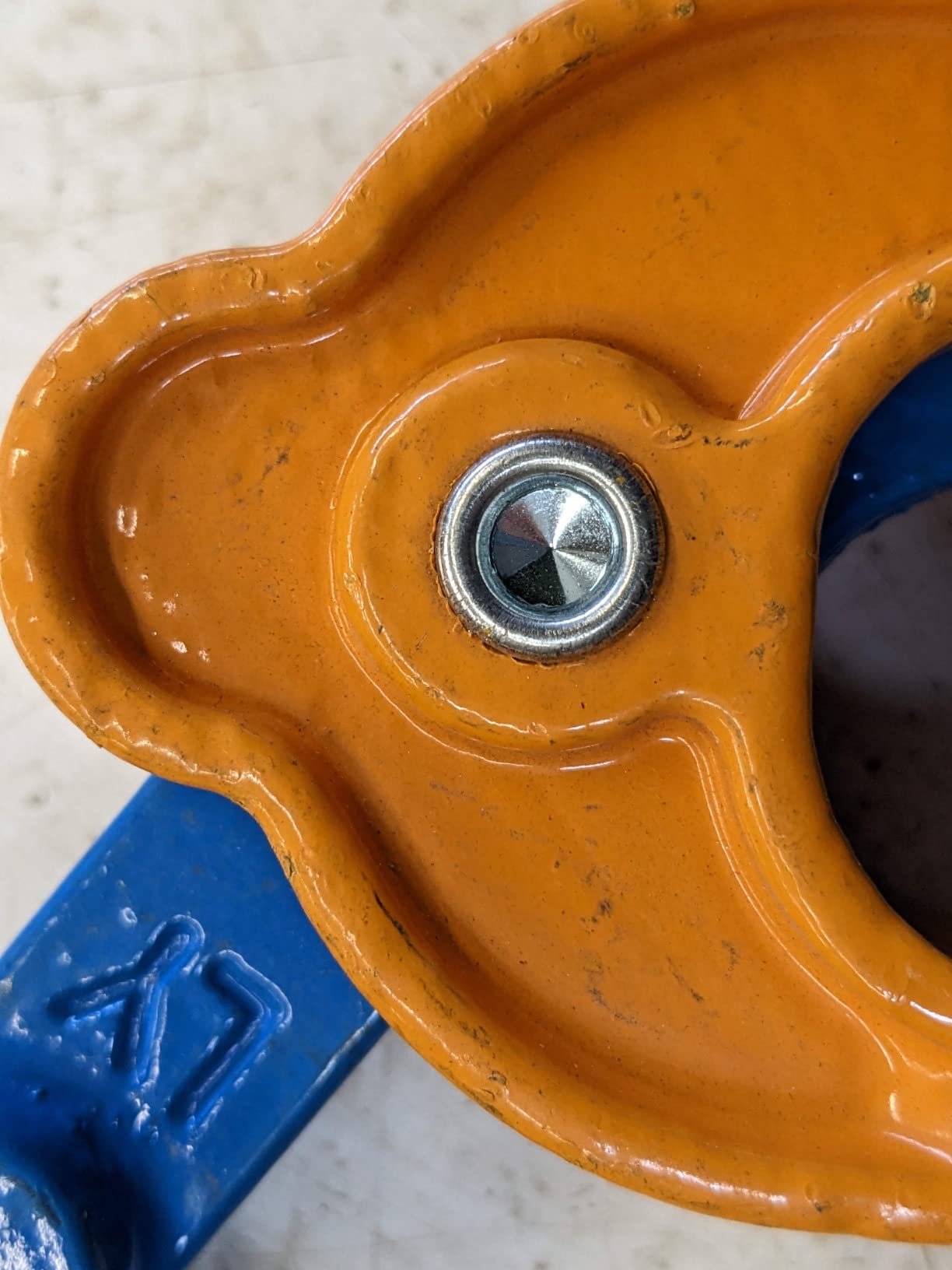55 Gallon Drum Lift, 2000 lb Chain Drum Lifter for Steel and Plastic Drums customer photo 1