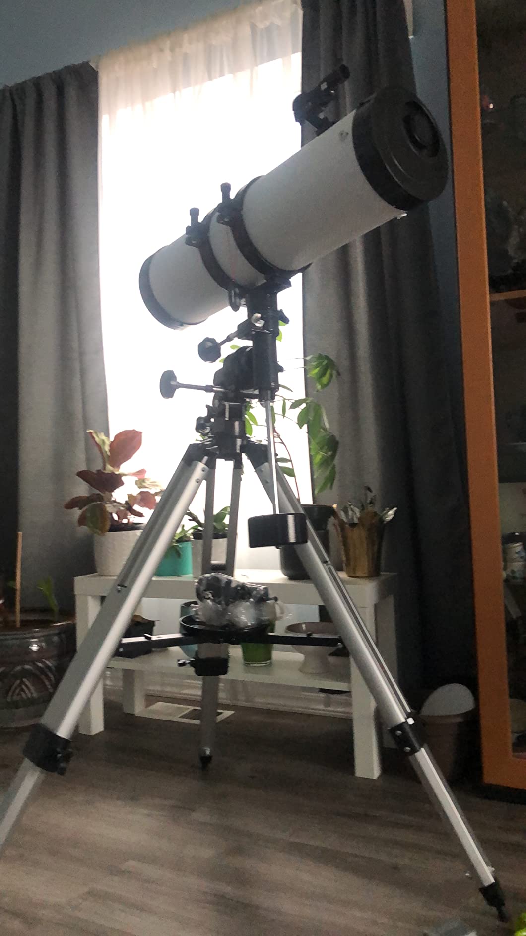 Koolpte 130EQ Reflector Telescope, 130mm Aperture, EQ Mount | 650mm focal length, manual equatorial mount, phone adapter, 2x Barlow lens, Moon filter, wireless remote customer photo 1