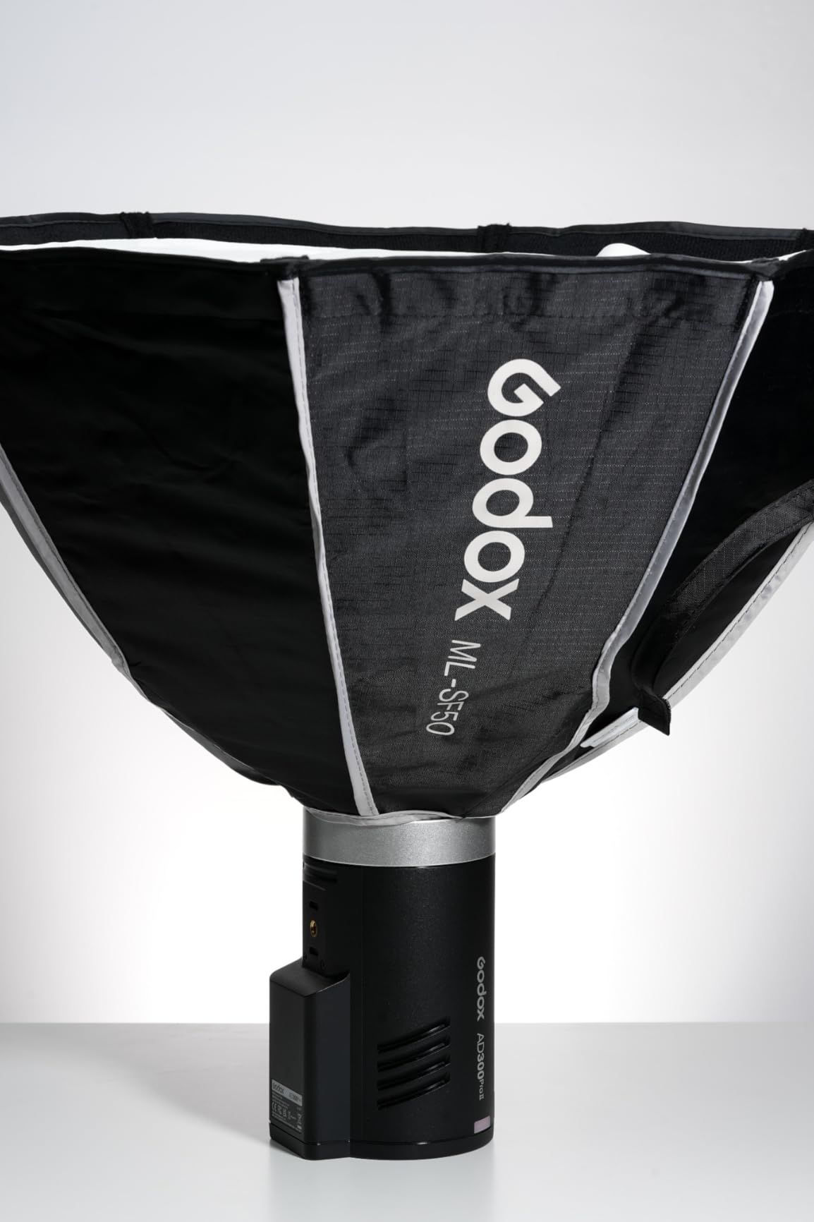 Godox AD300Pro Outdoor Flash Strobe Monolight 300Ws 2.4G TTL HSS 1/8000s Portable Flash Speedlite with Bi-Color Modeling Lamp and Rechargeable Li-ion Battery for Photography Outdoor Shooting Jet Black customer photo 1